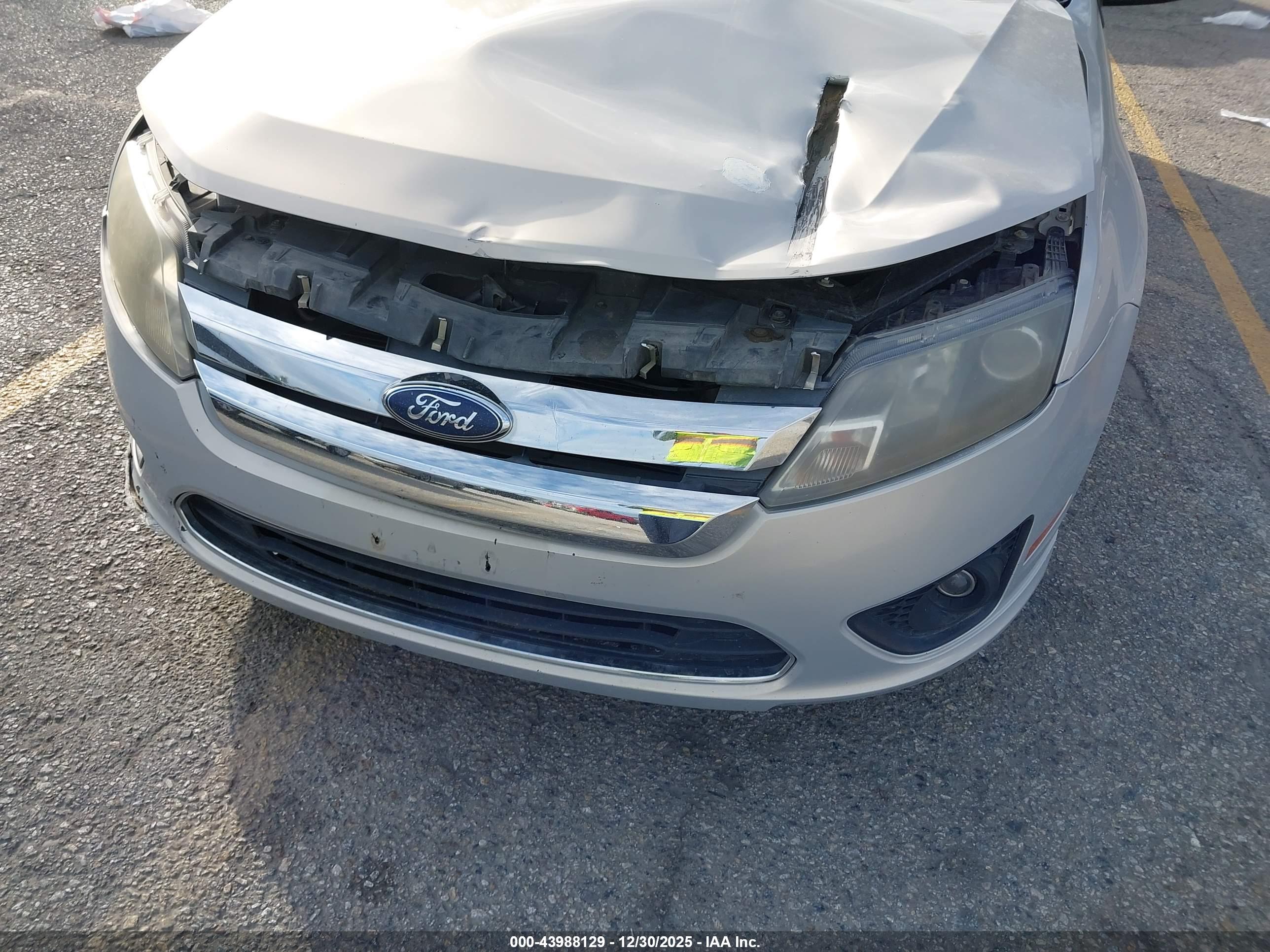 FORD FUSION image 6