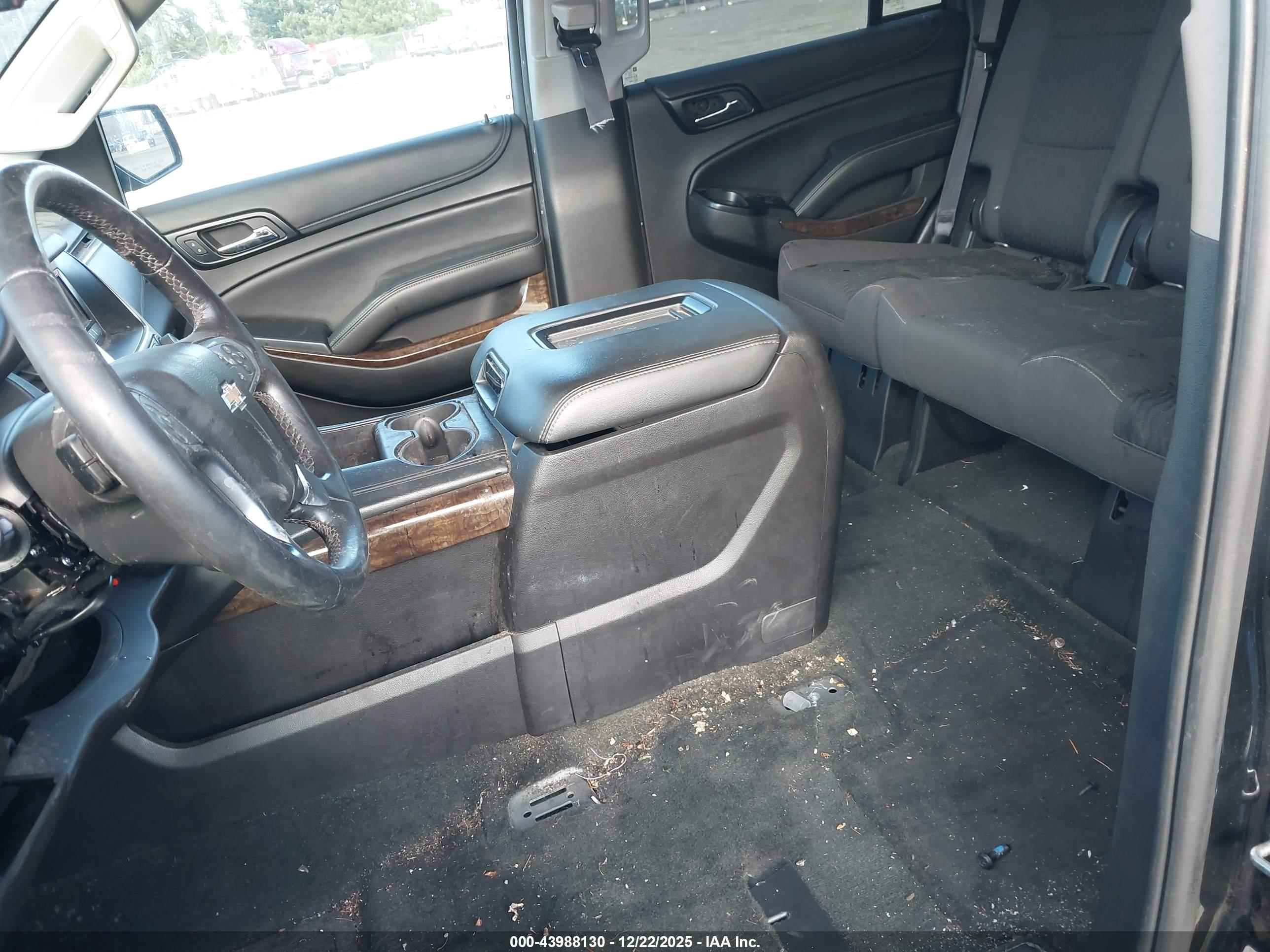 CHEVROLET TAHOE image 6