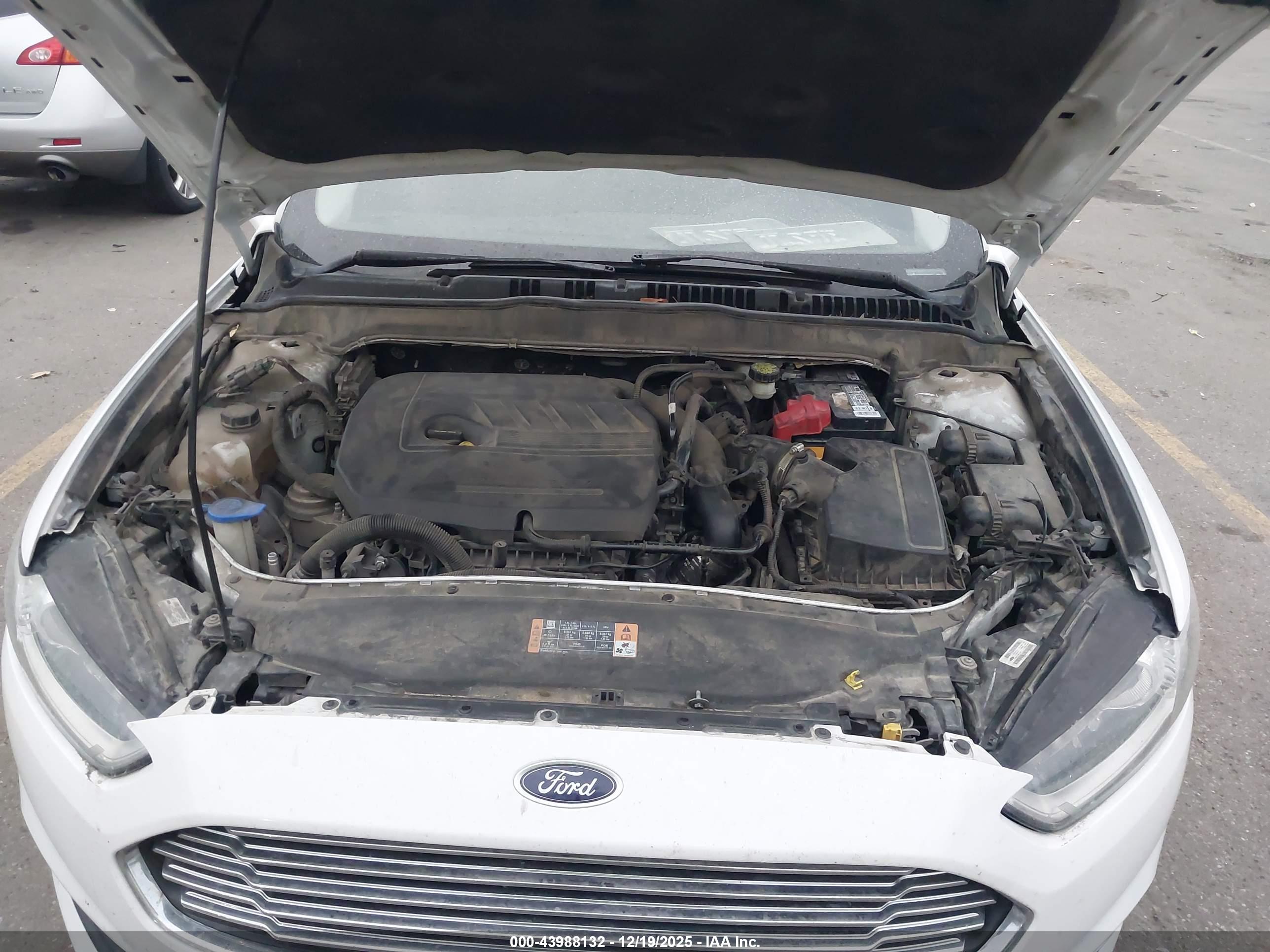 FORD FUSION image 10
