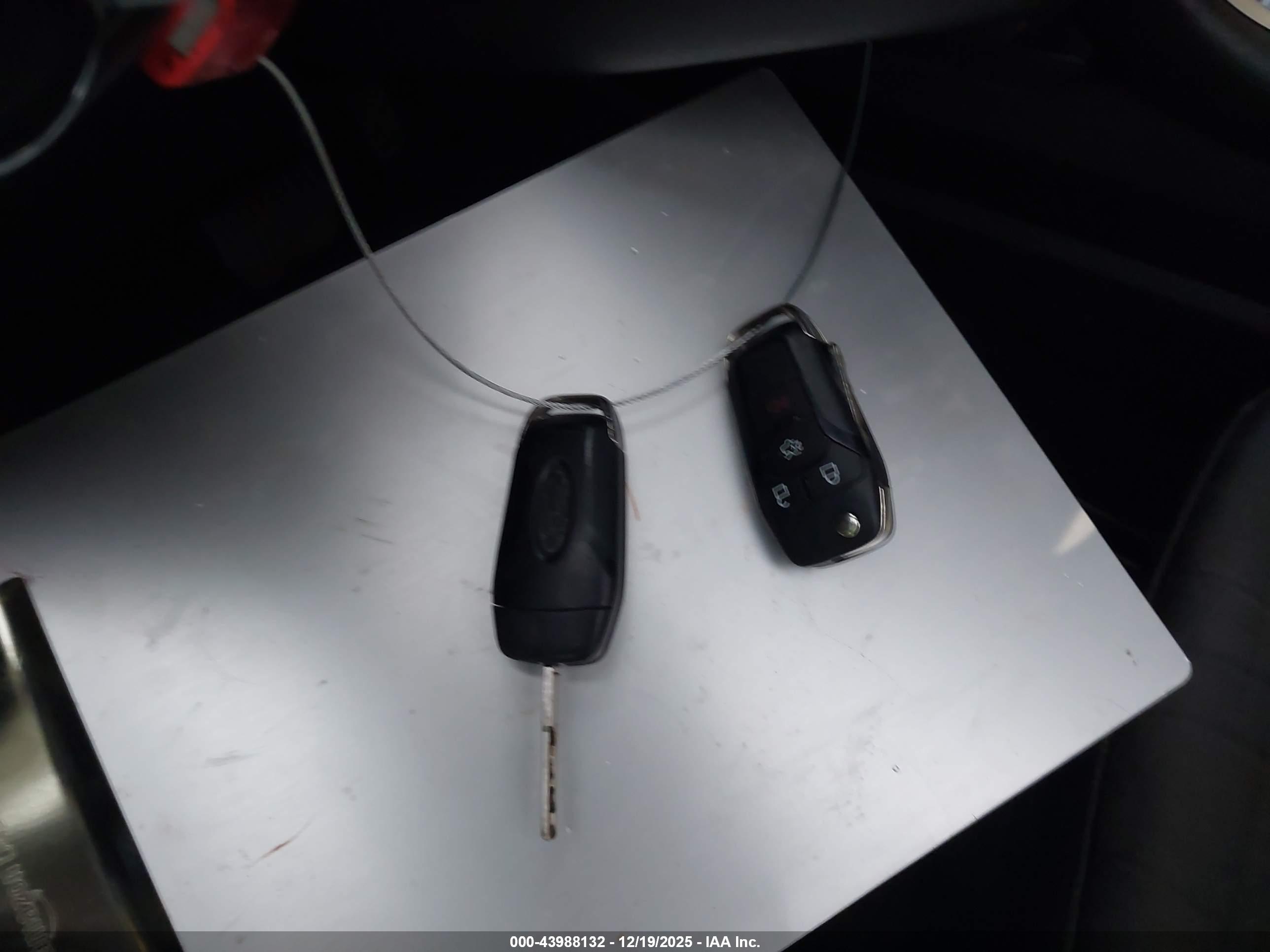 FORD FUSION image 11