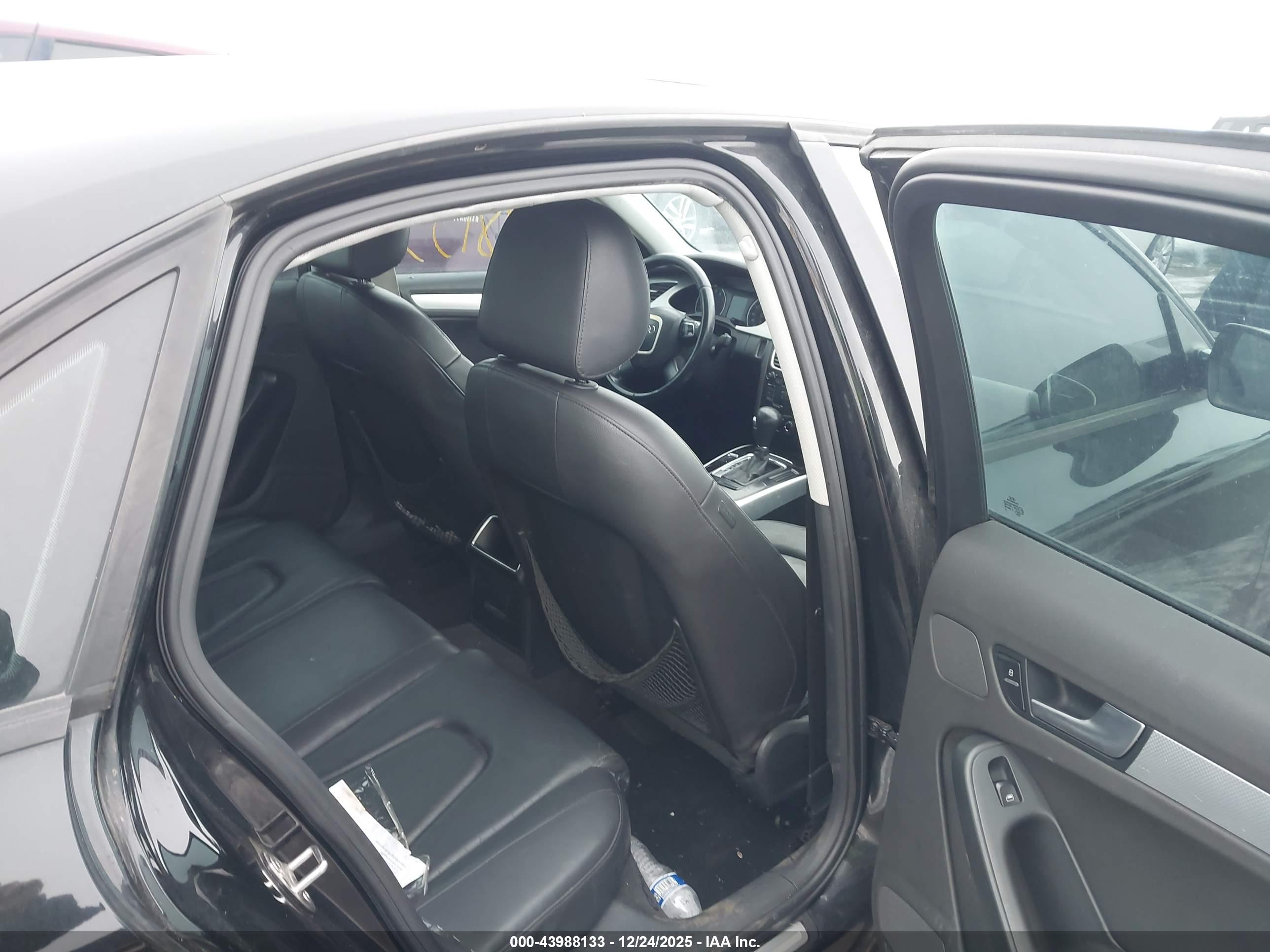 AUDI A4 image 8