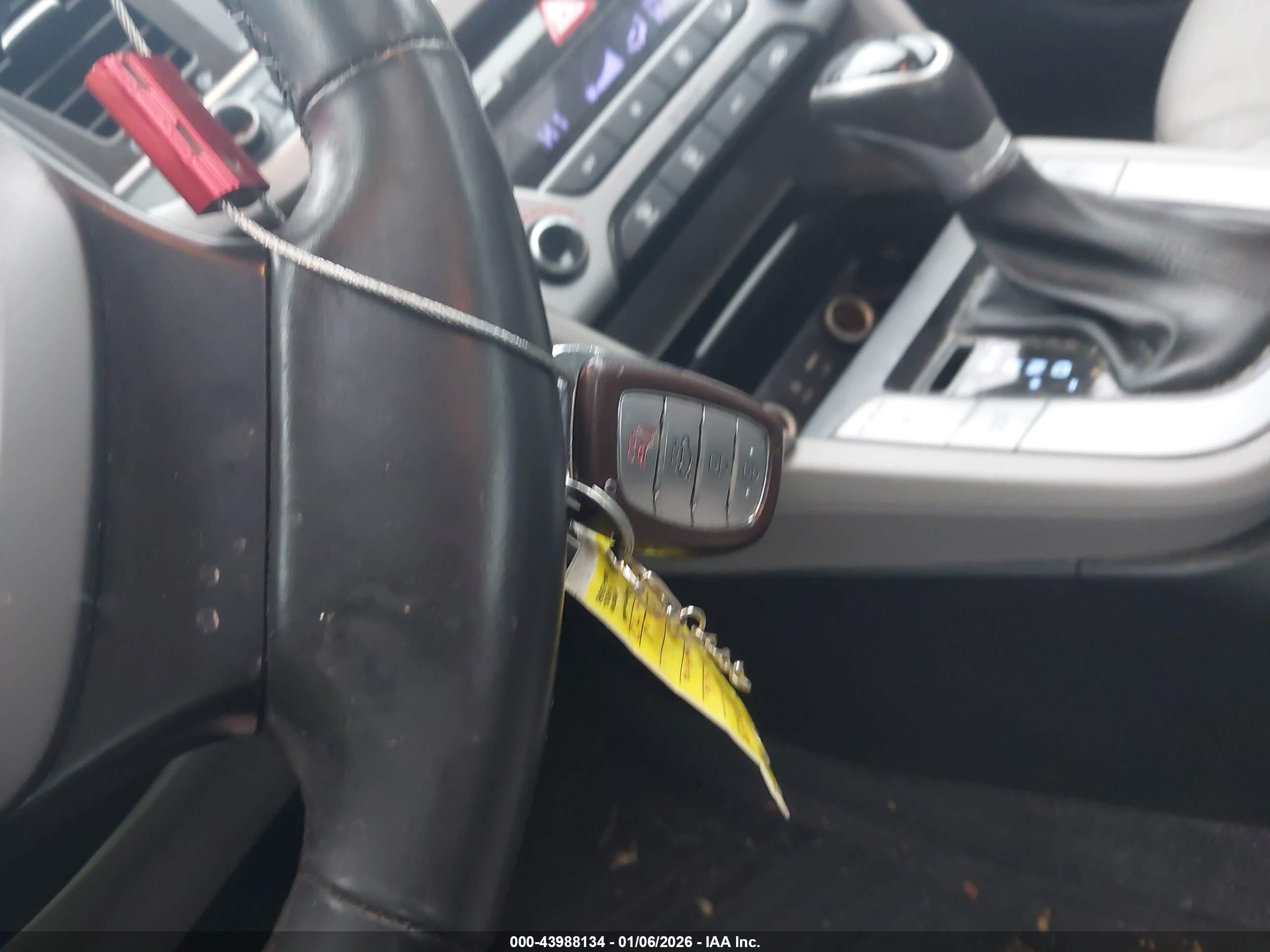 HYUNDAI ELANTRA image 11
