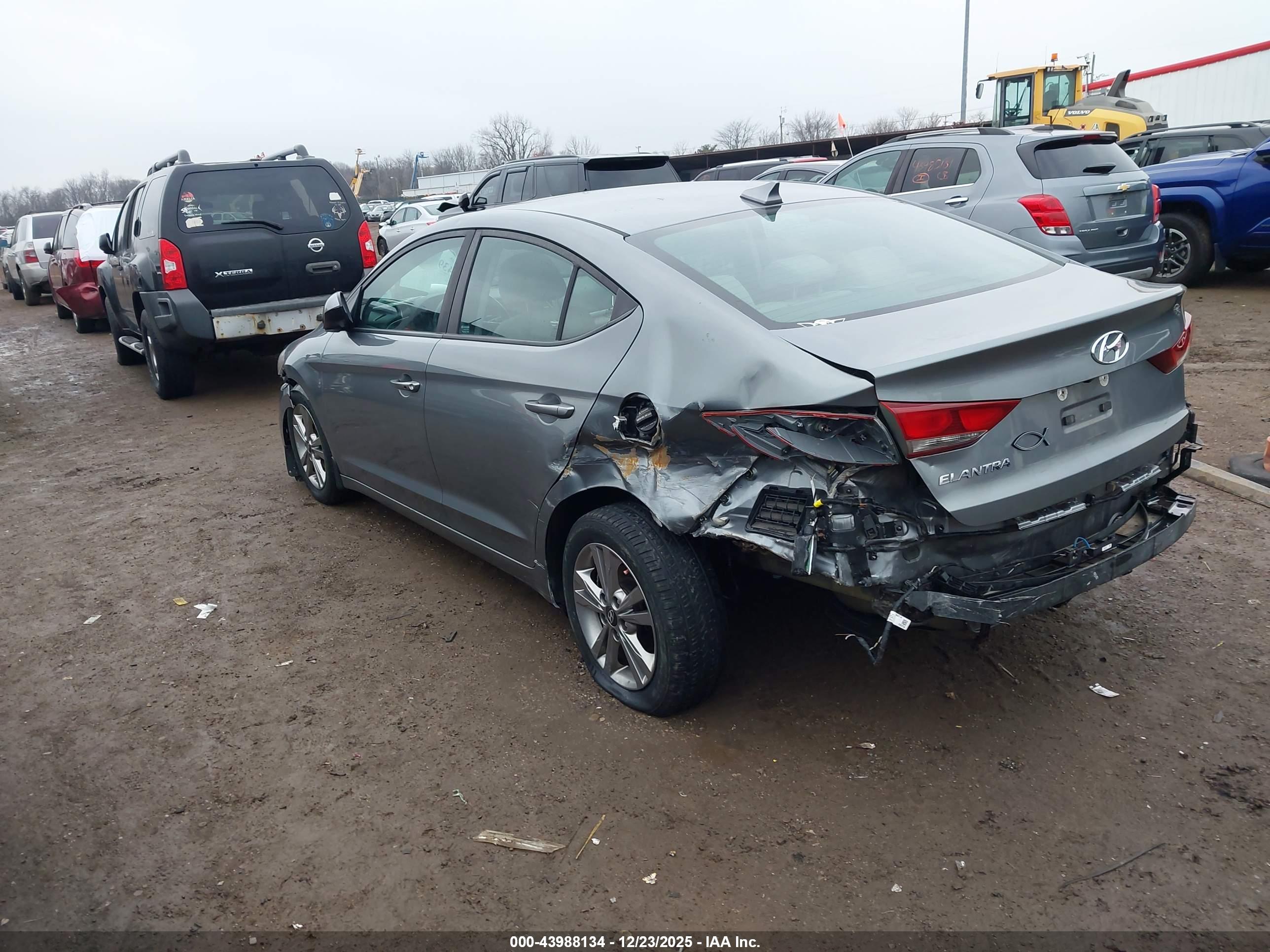 HYUNDAI ELANTRA image 3