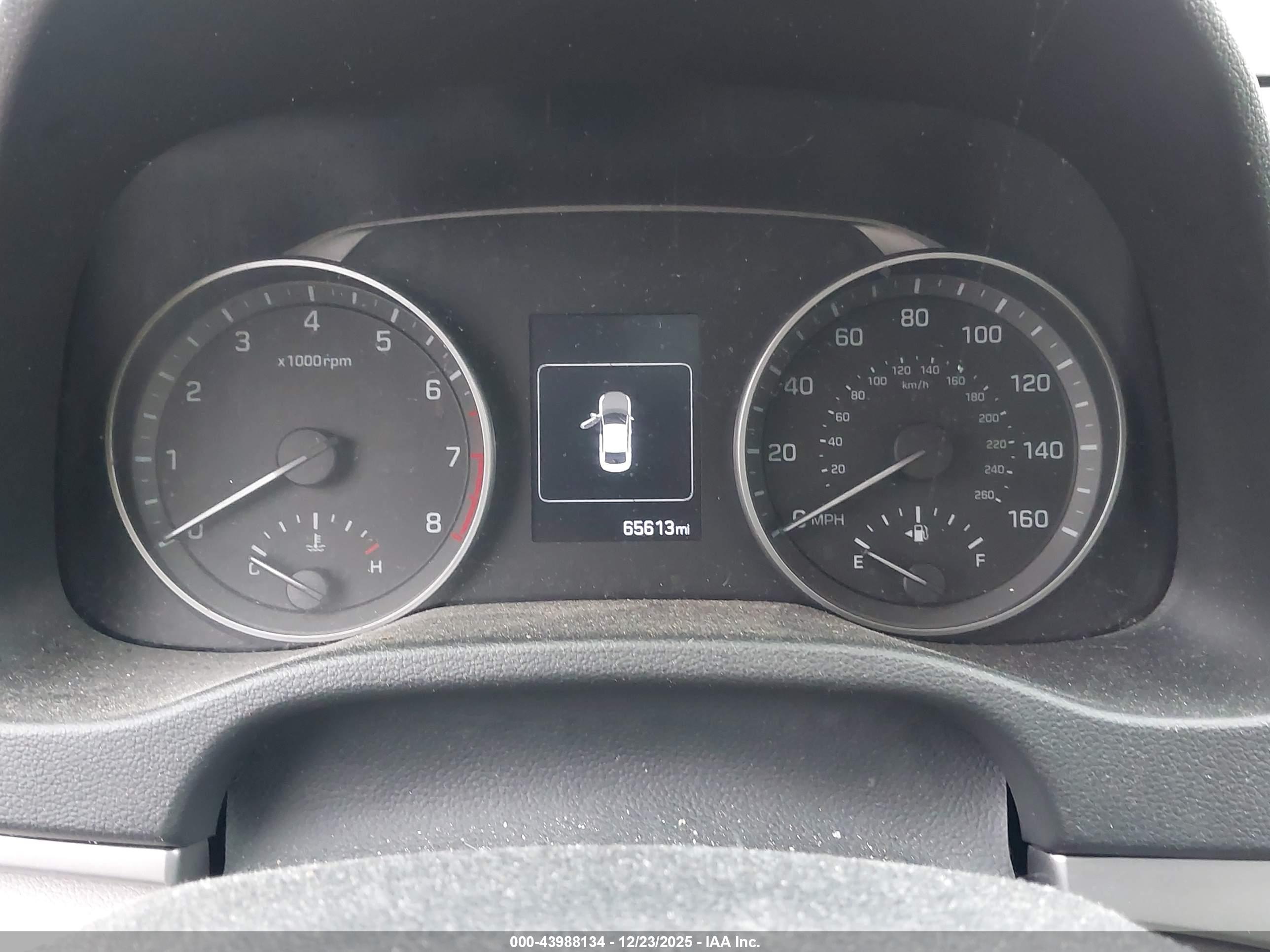 HYUNDAI ELANTRA image 7