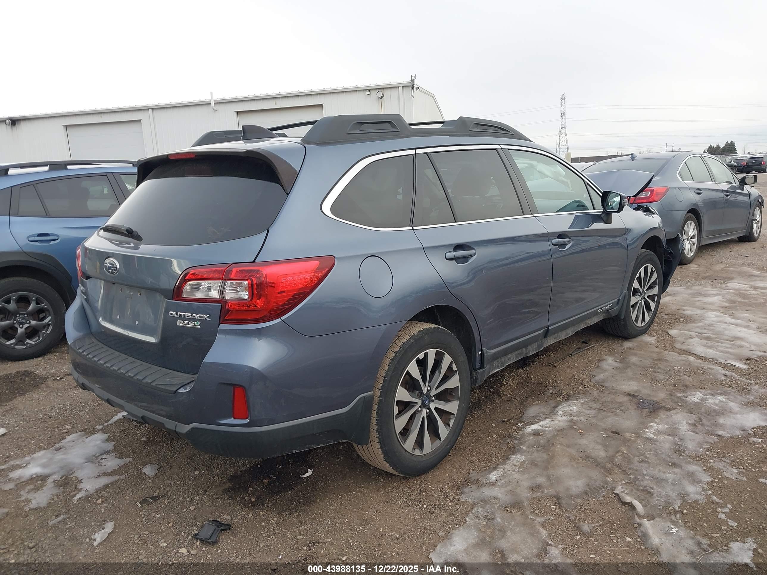 SUBARU OUTBACK image 4