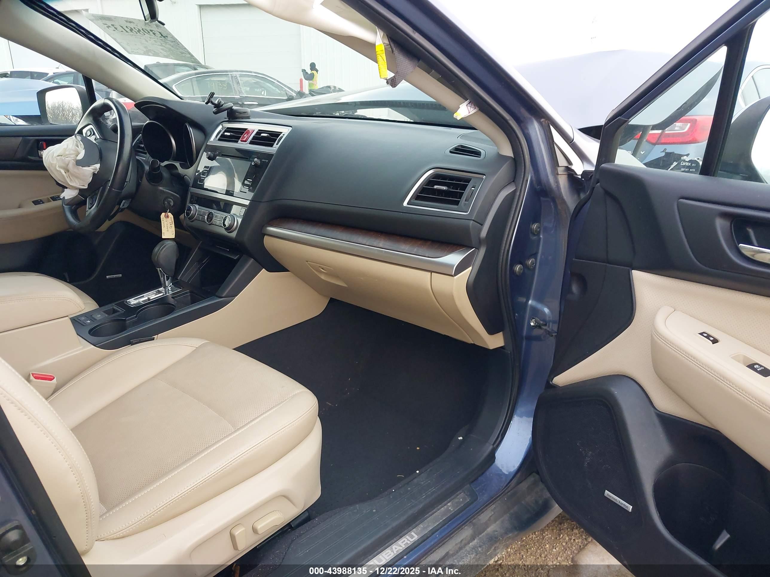 SUBARU OUTBACK image 5