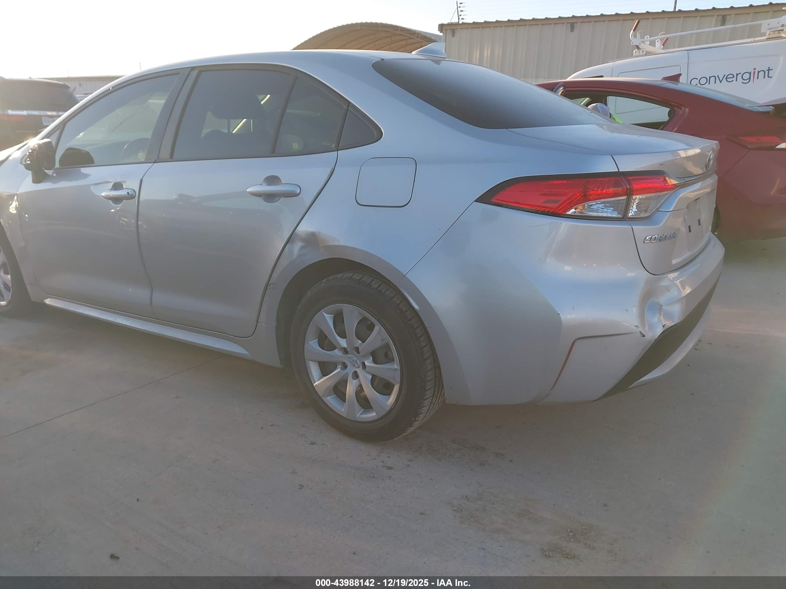 TOYOTA COROLLA image 3