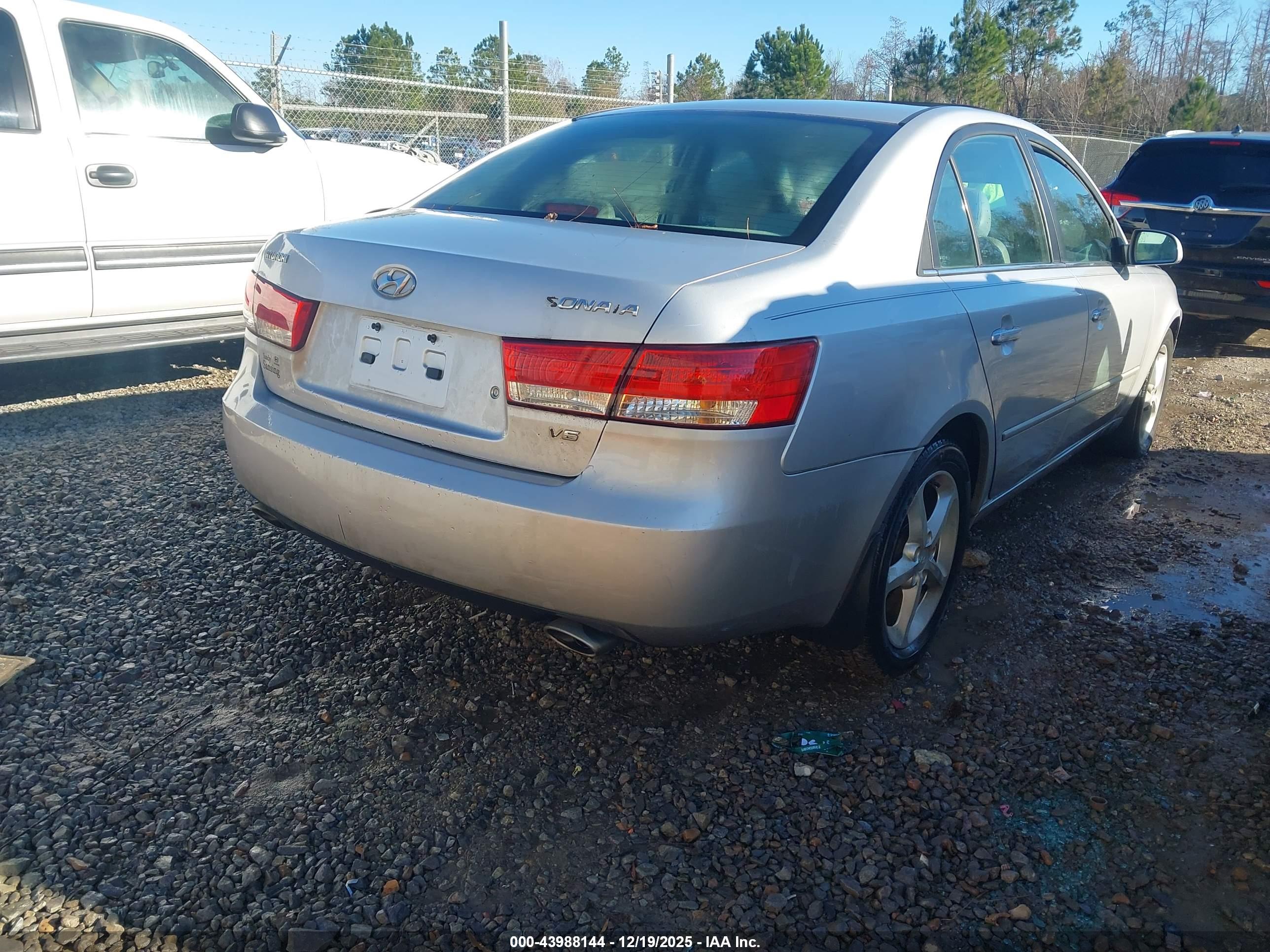 HYUNDAI SONATA image 4