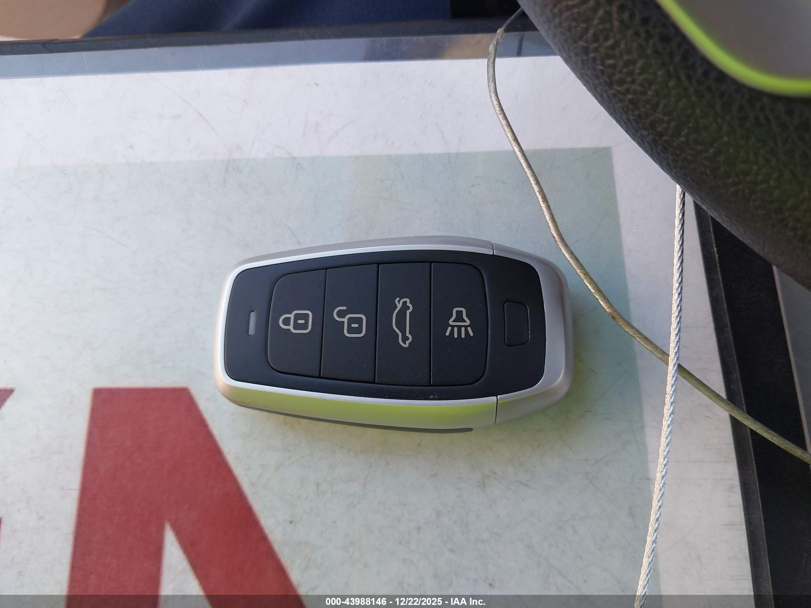 HYUNDAI TUCSON image 11