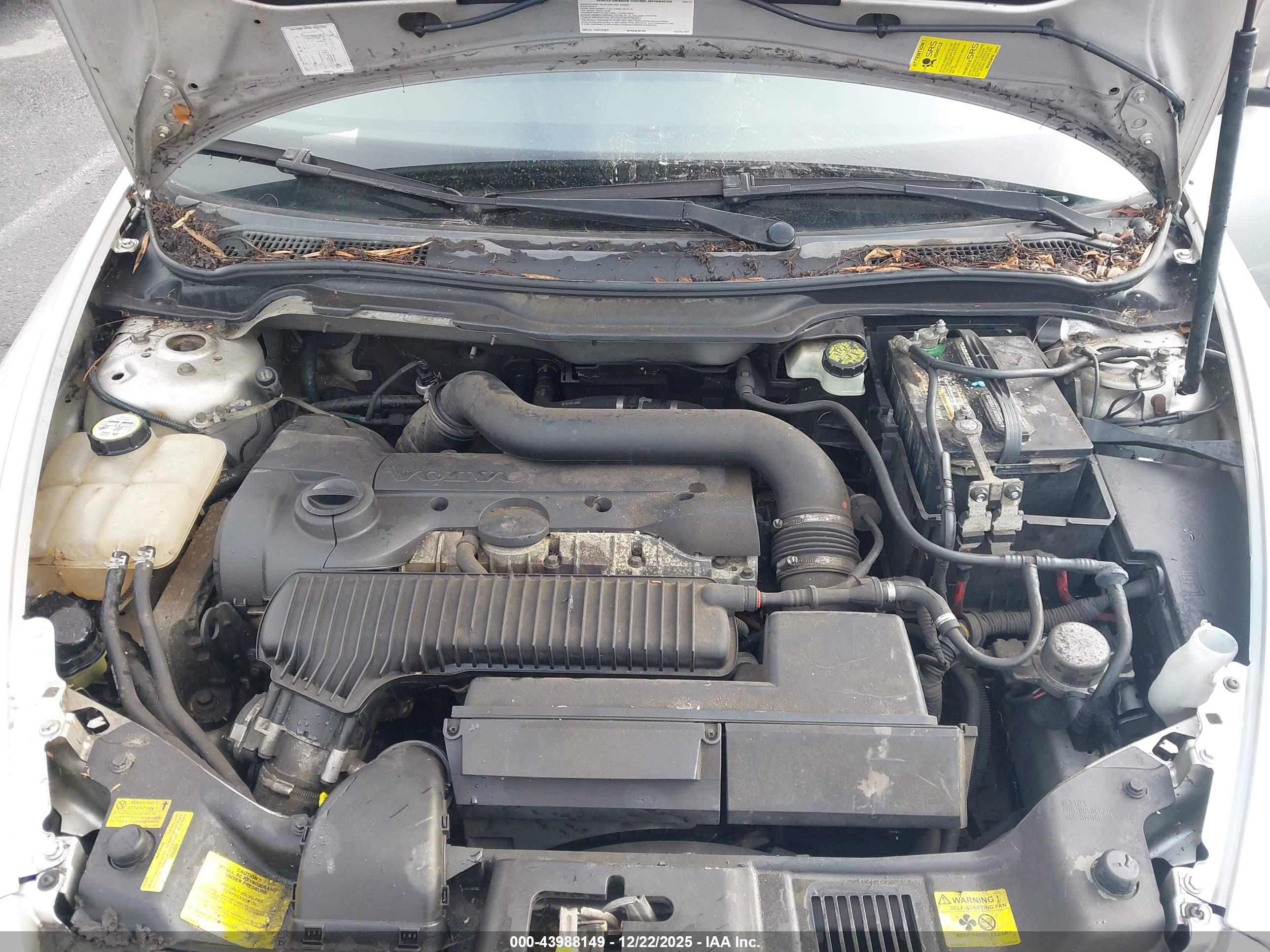VOLVO S40 image 10