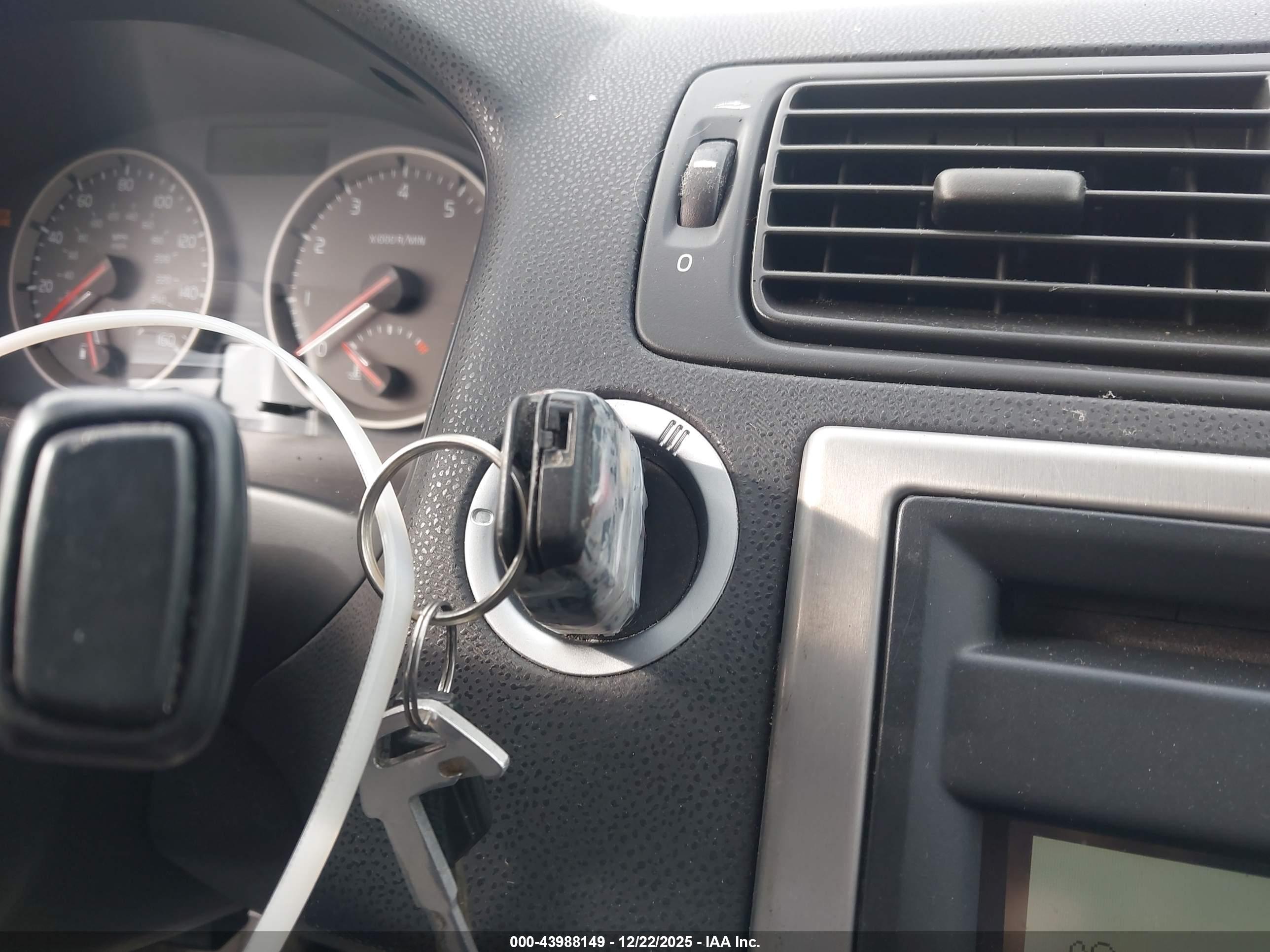 VOLVO S40 image 11