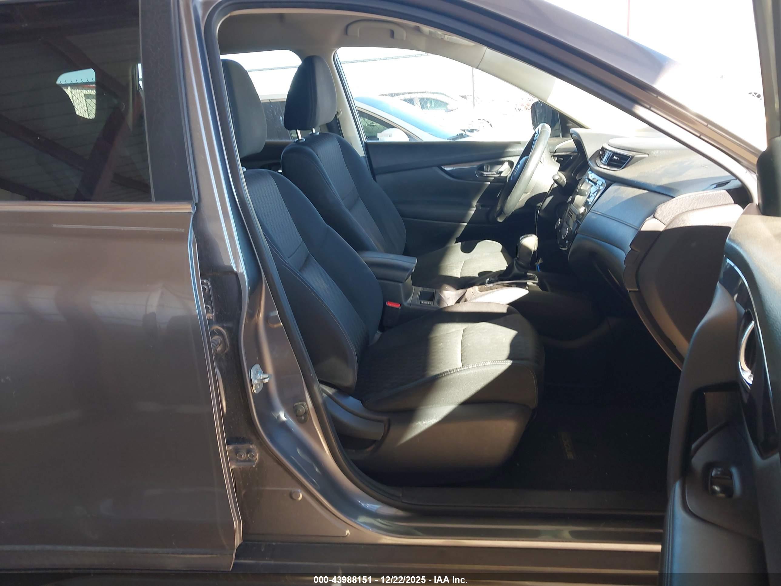 NISSAN ROGUE image 5