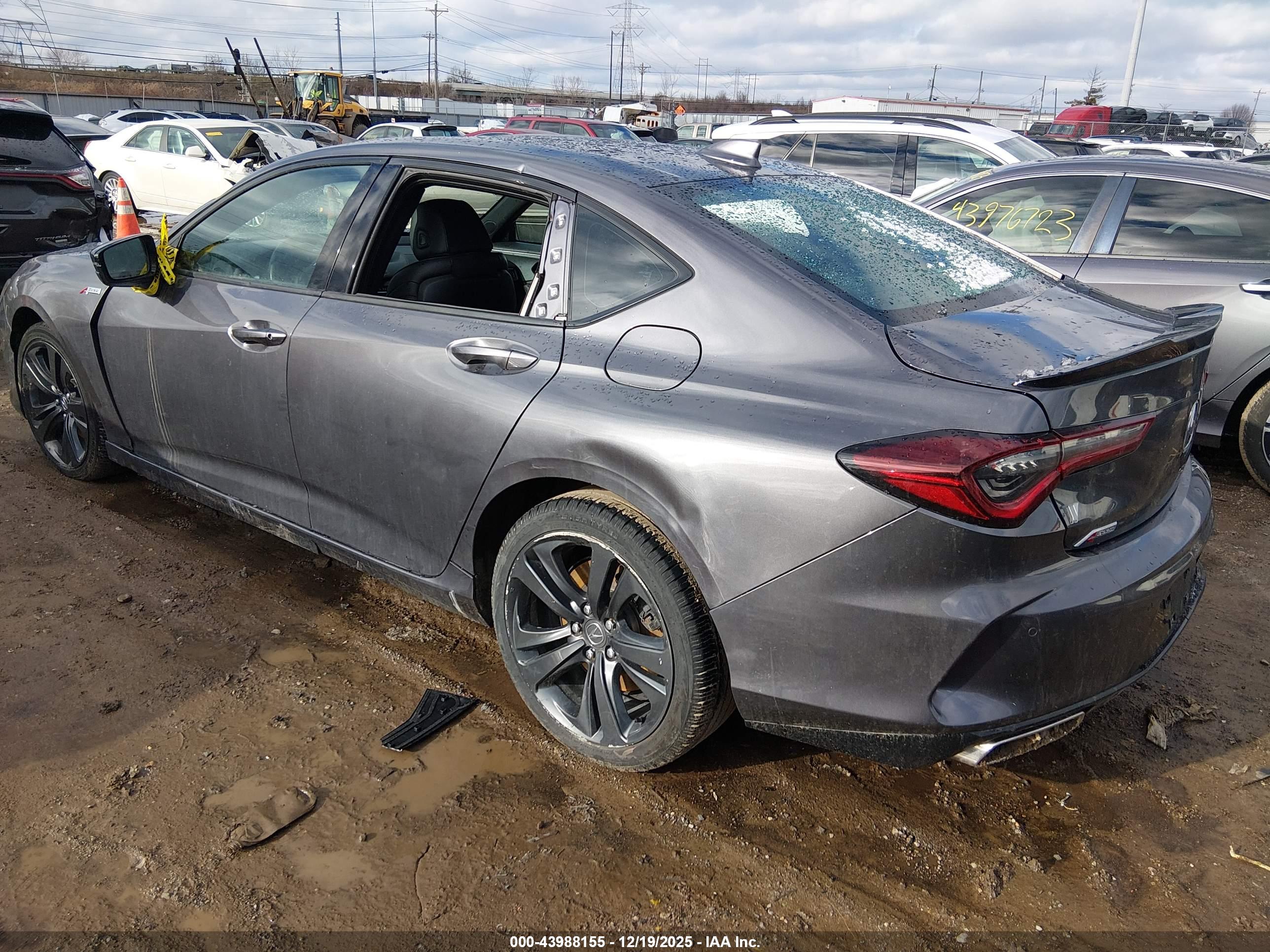 ACURA TLX image 3