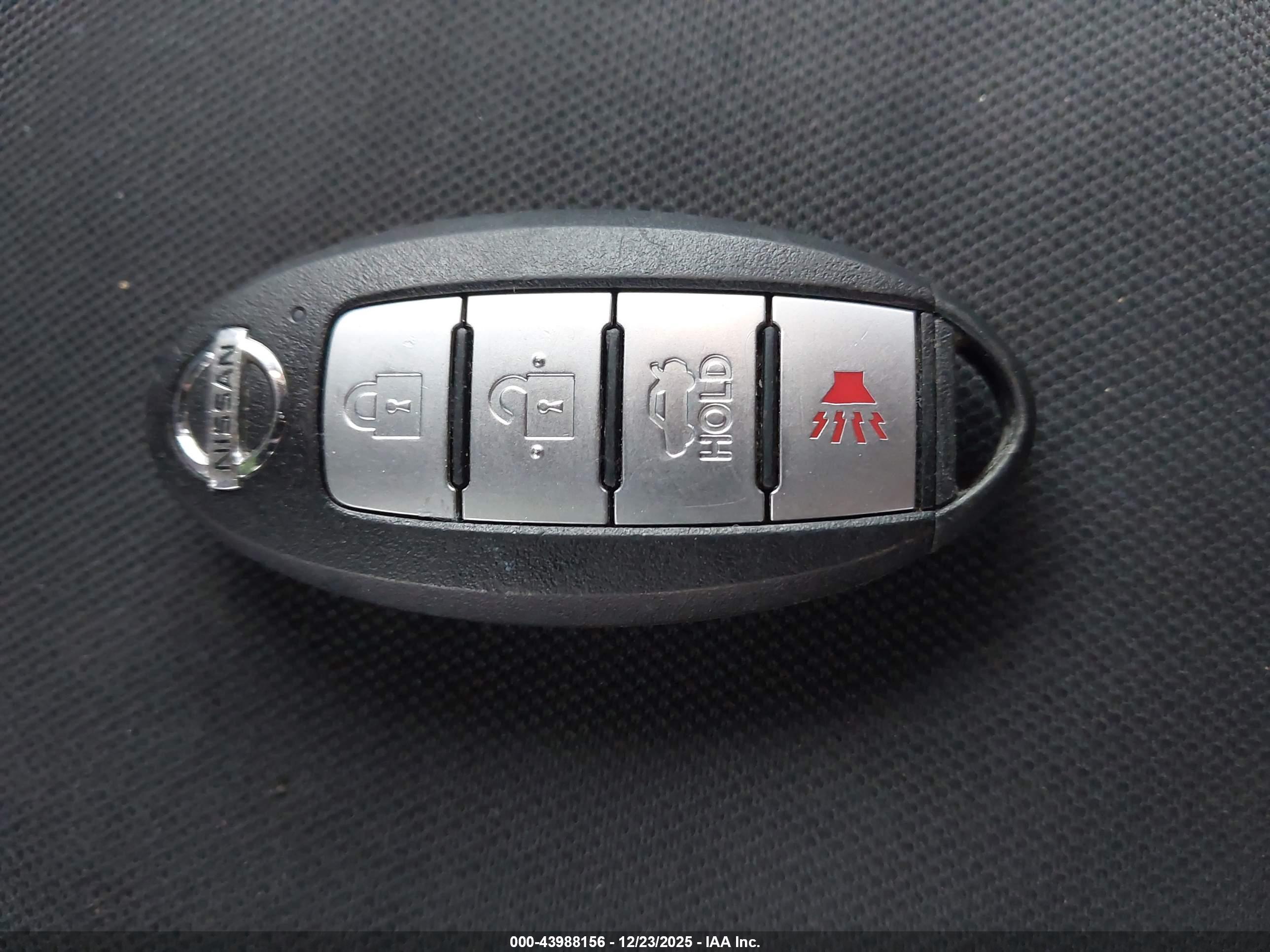 NISSAN VERSA image 11