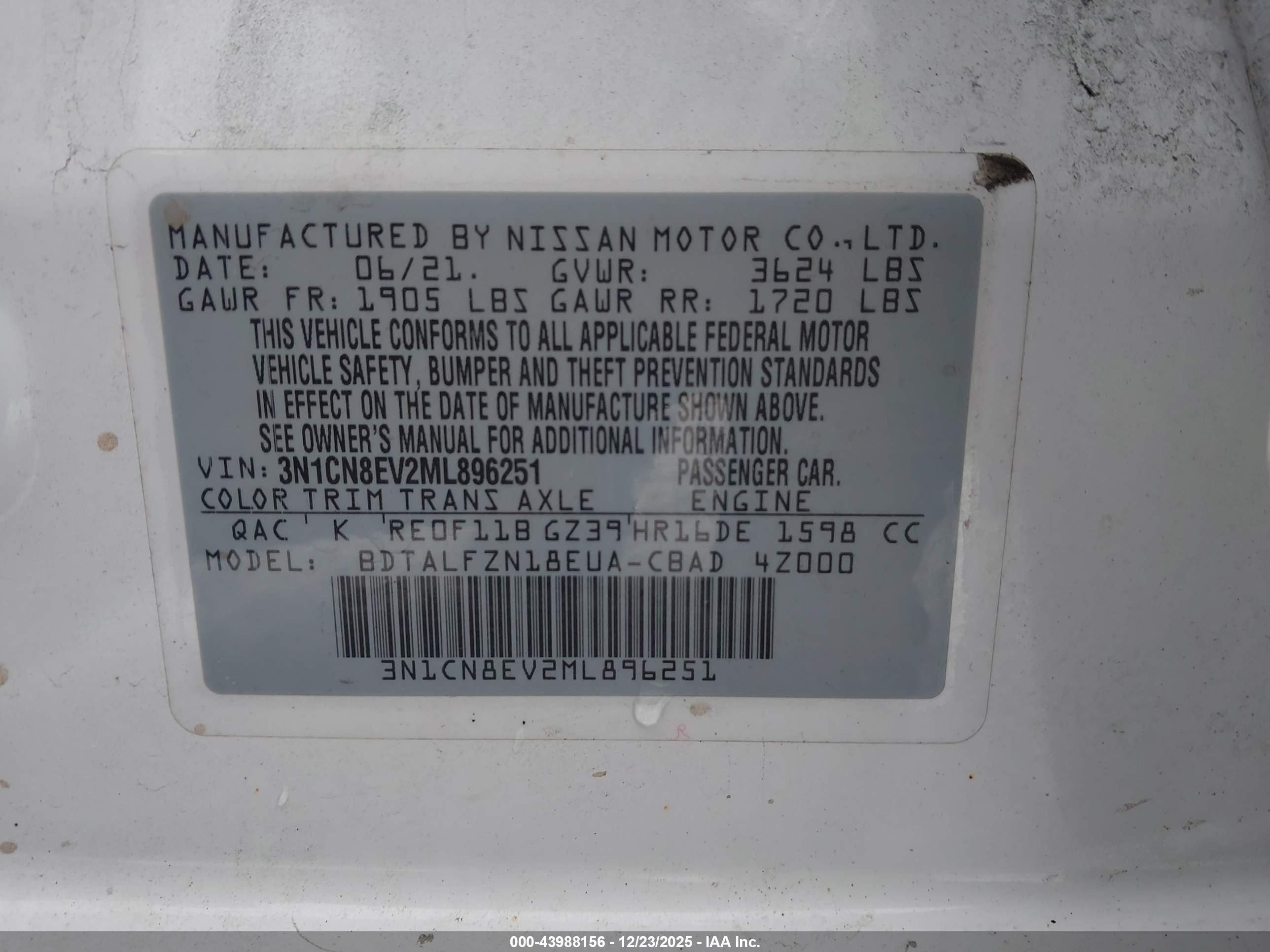 NISSAN VERSA image 9