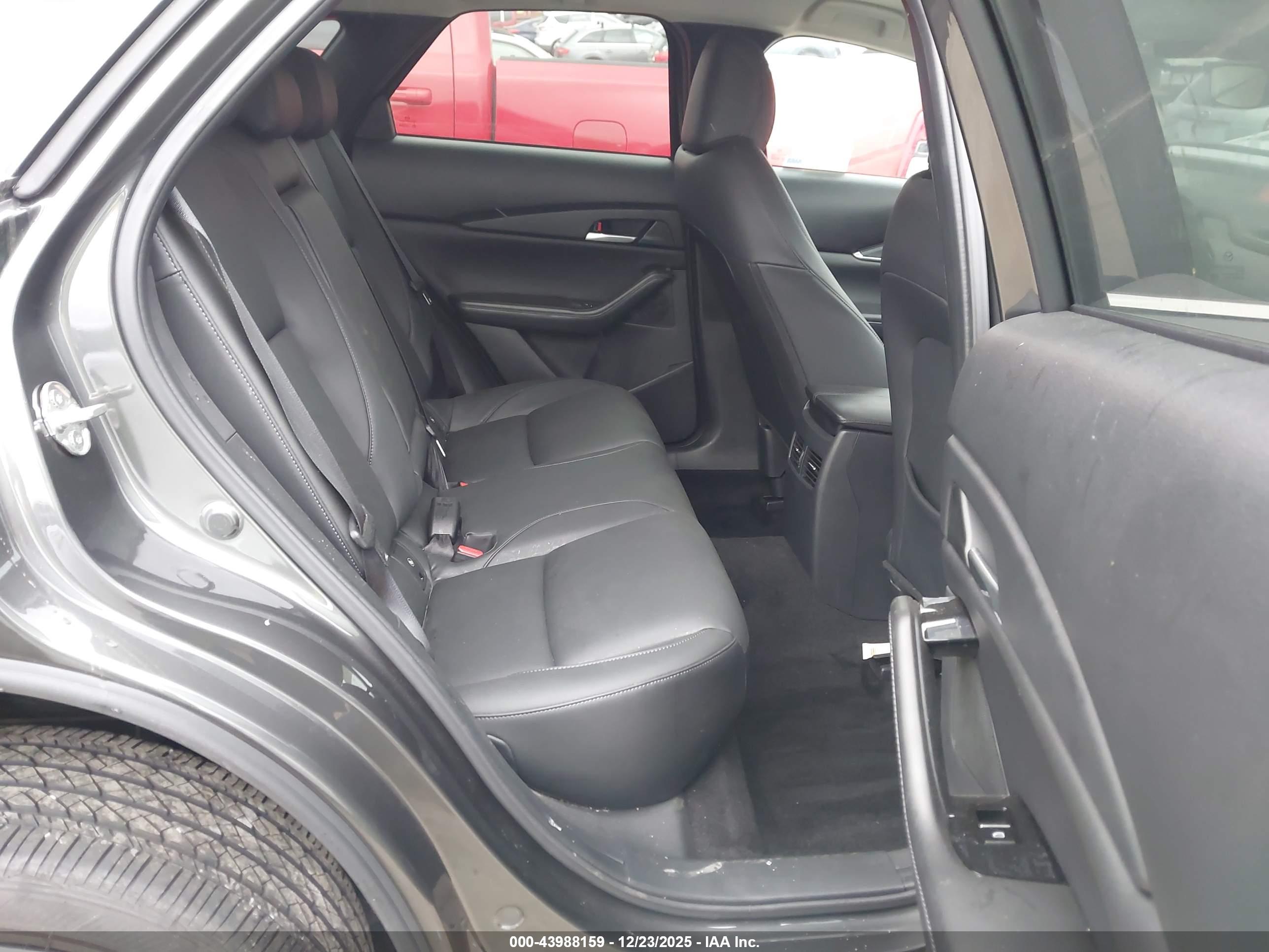 MAZDA CX-30 image 8
