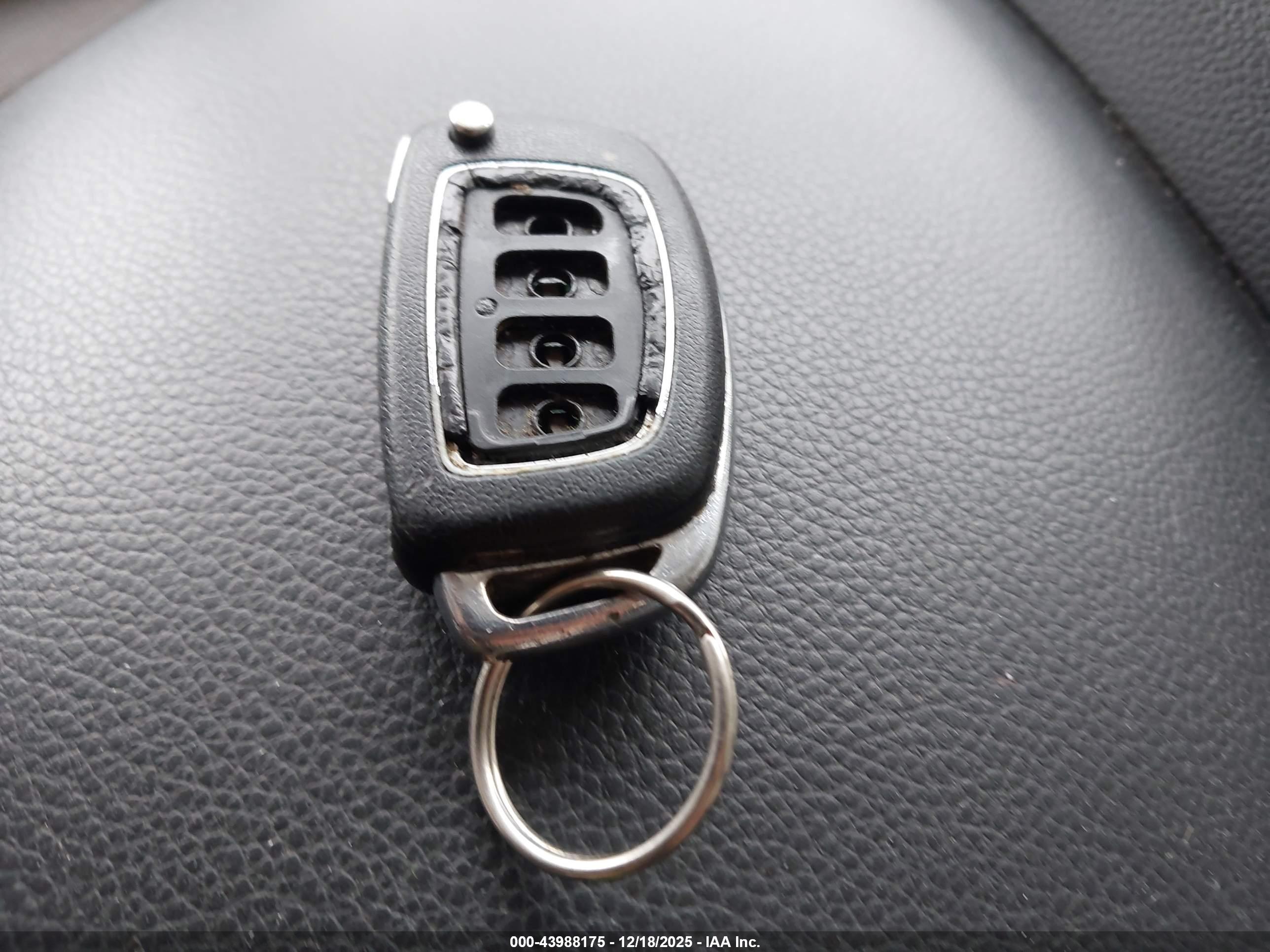 HYUNDAI SANTA image 11