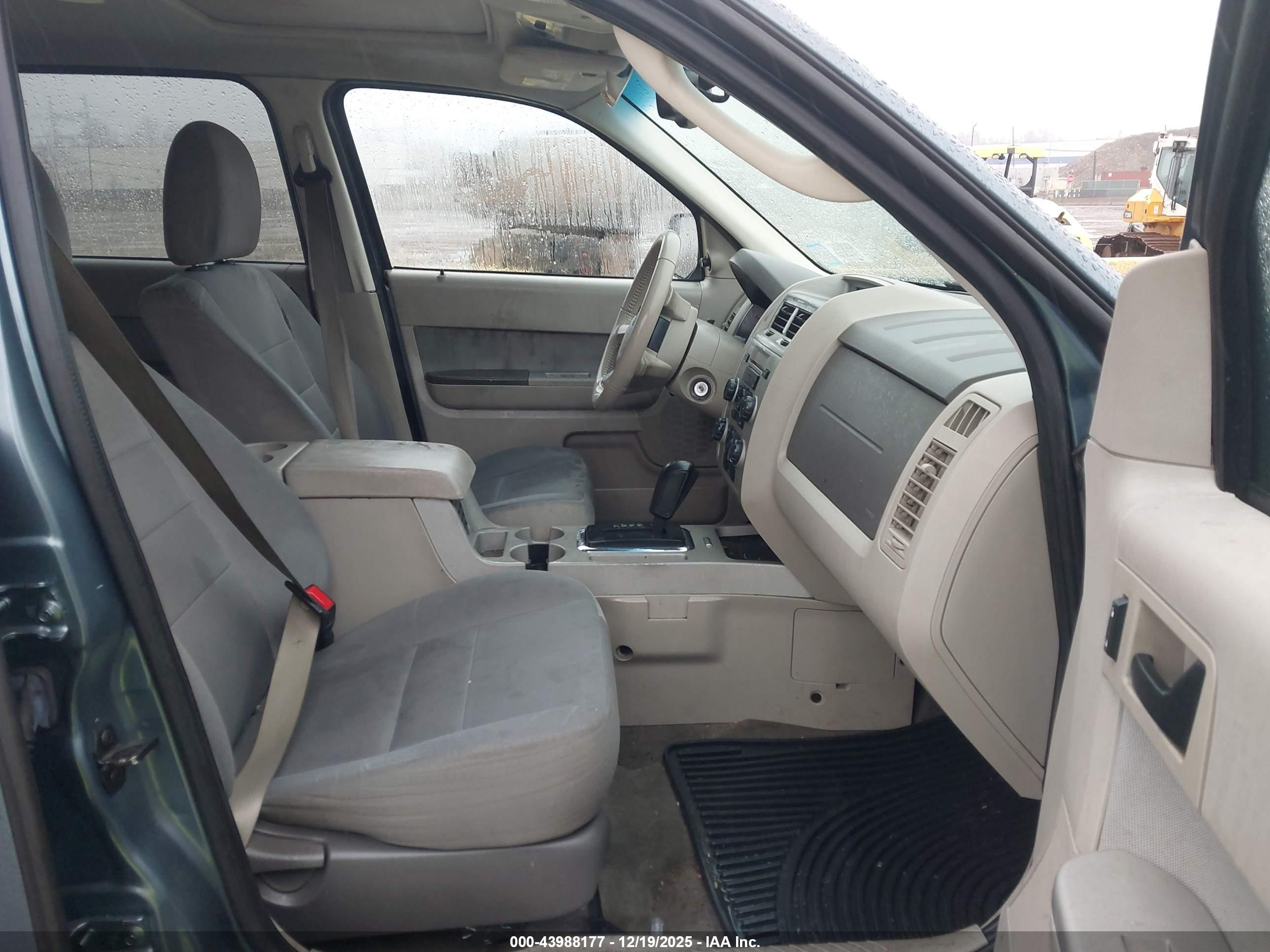 FORD ESCAPE image 5
