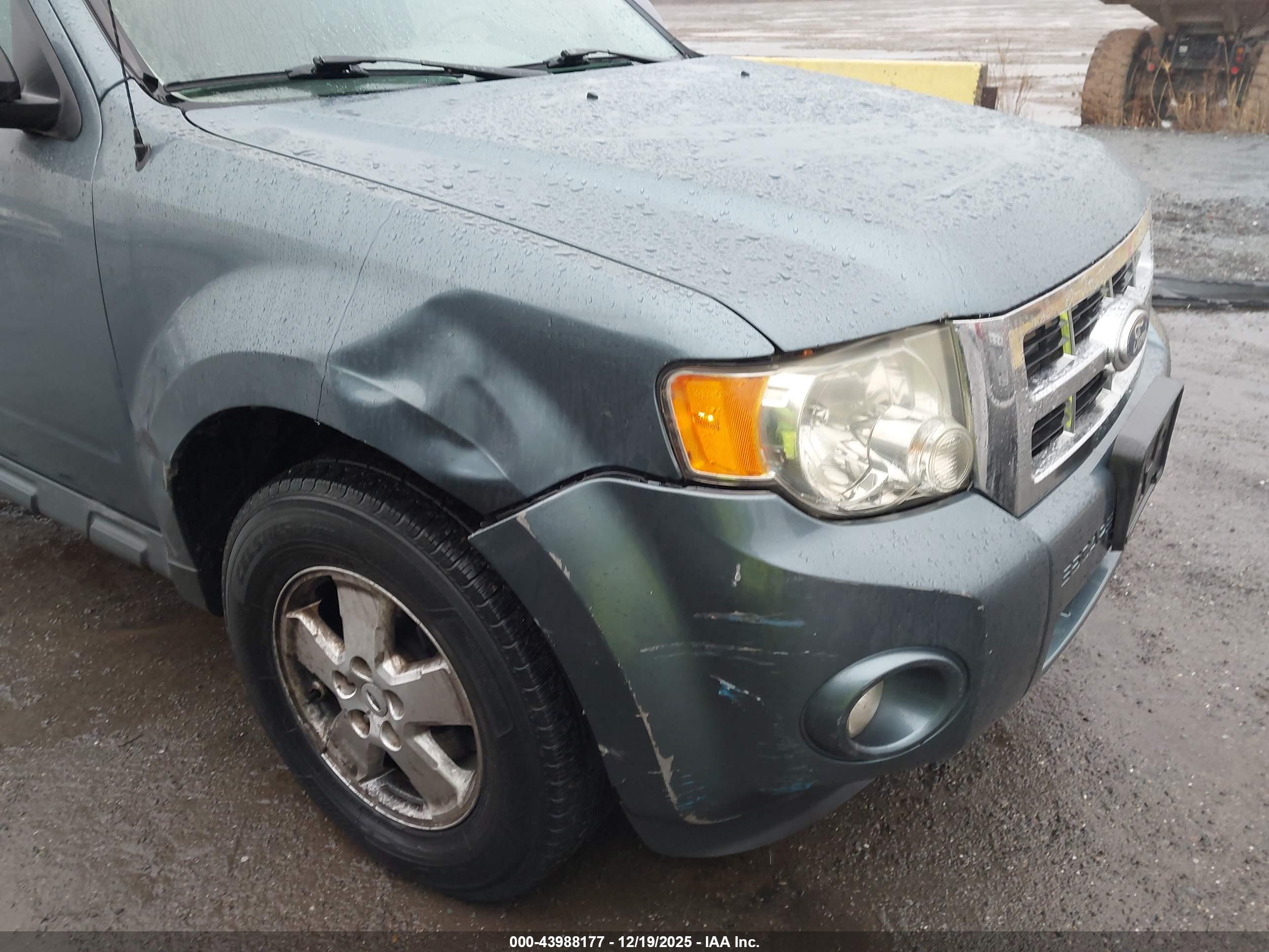 FORD ESCAPE image 6