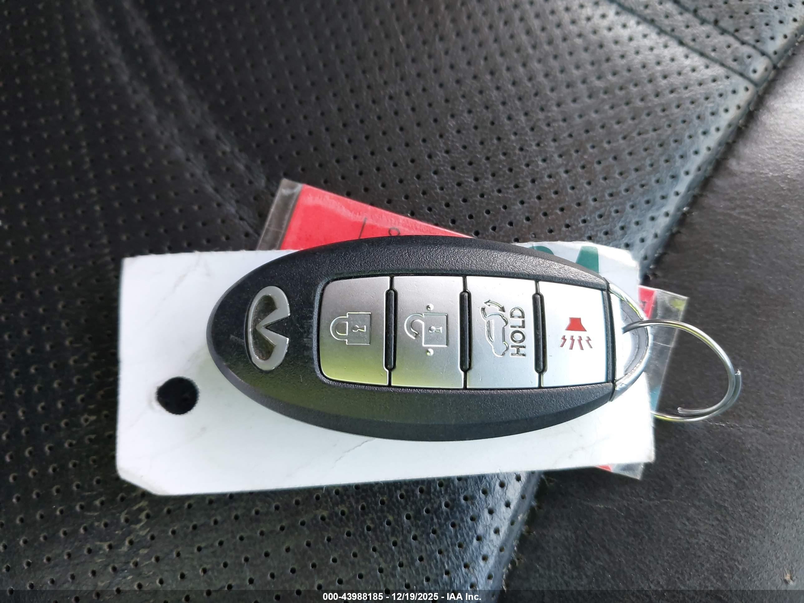 INFINITI JX35 image 11
