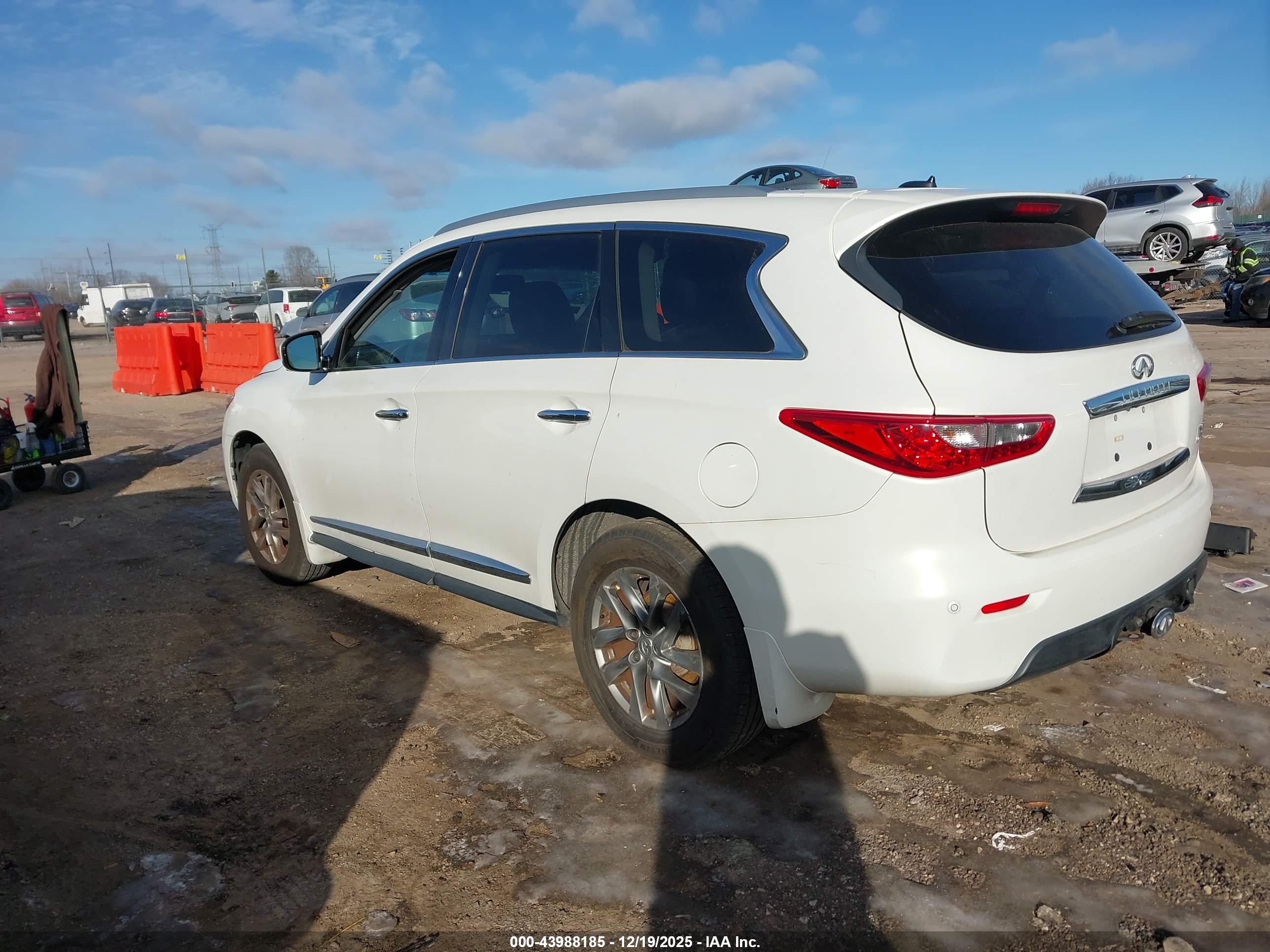 INFINITI JX35 image 3