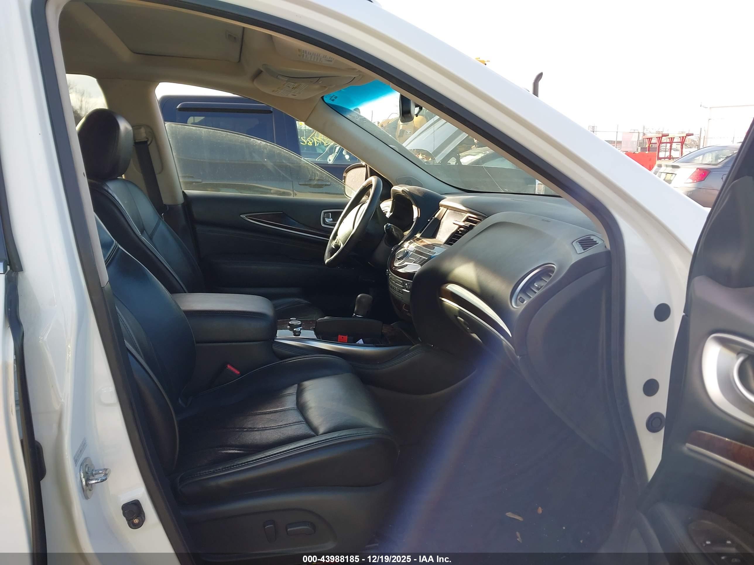 INFINITI JX35 image 5