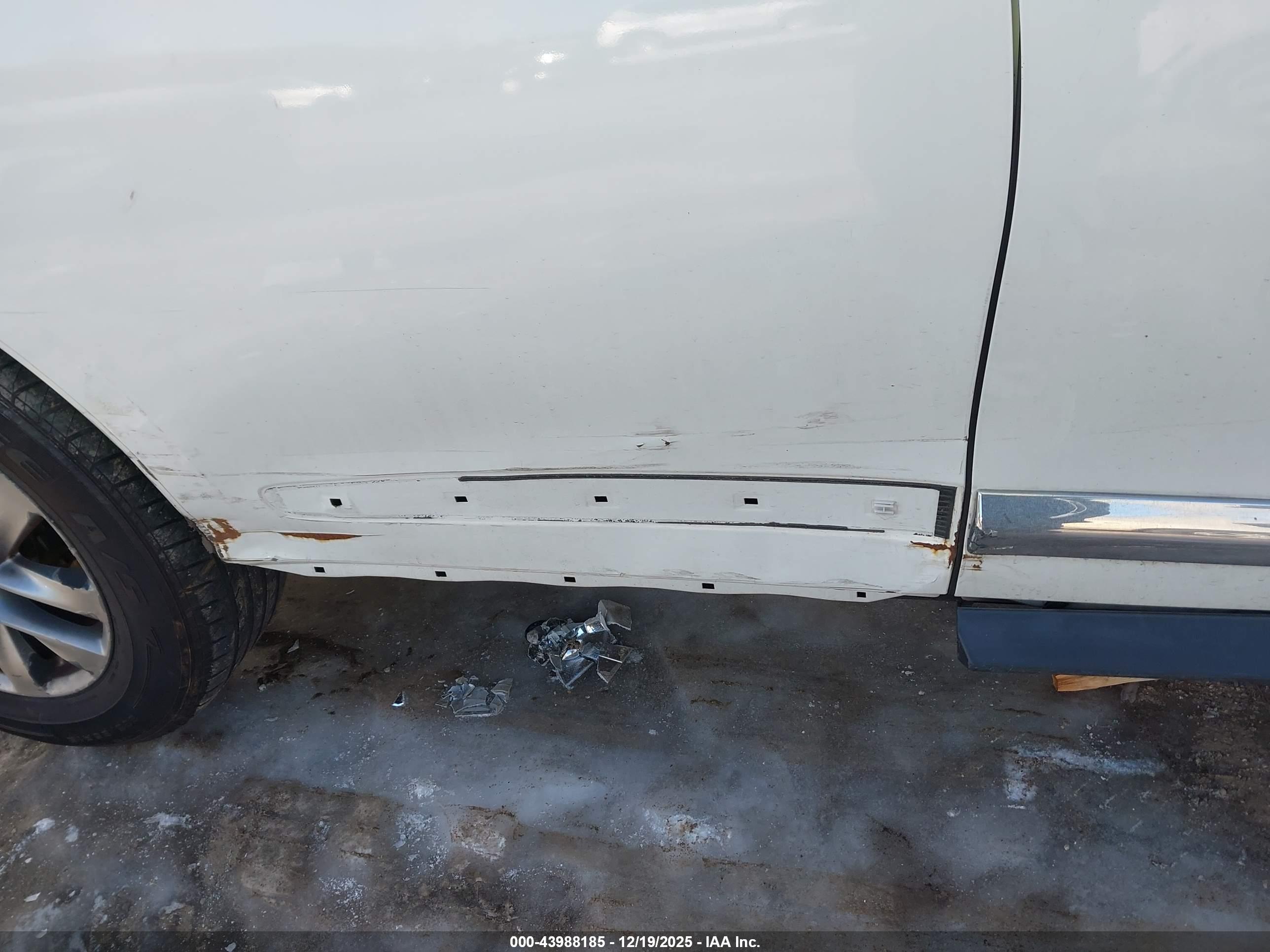INFINITI JX35 image 6