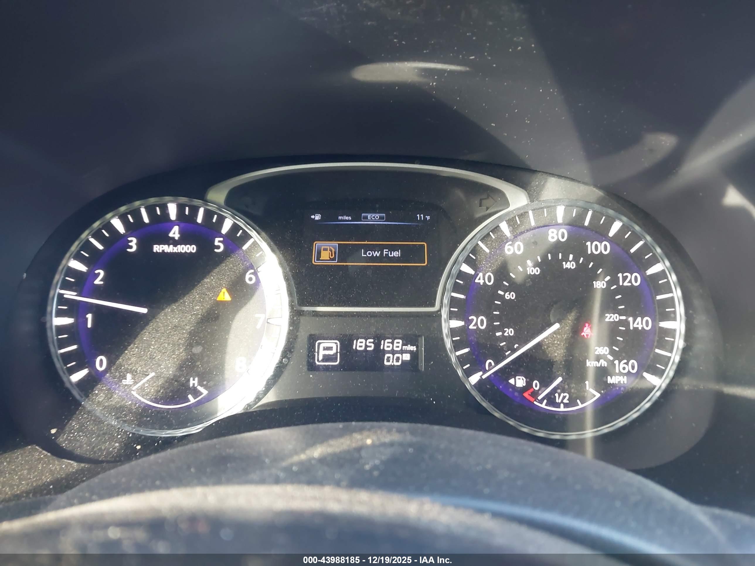 INFINITI JX35 image 7