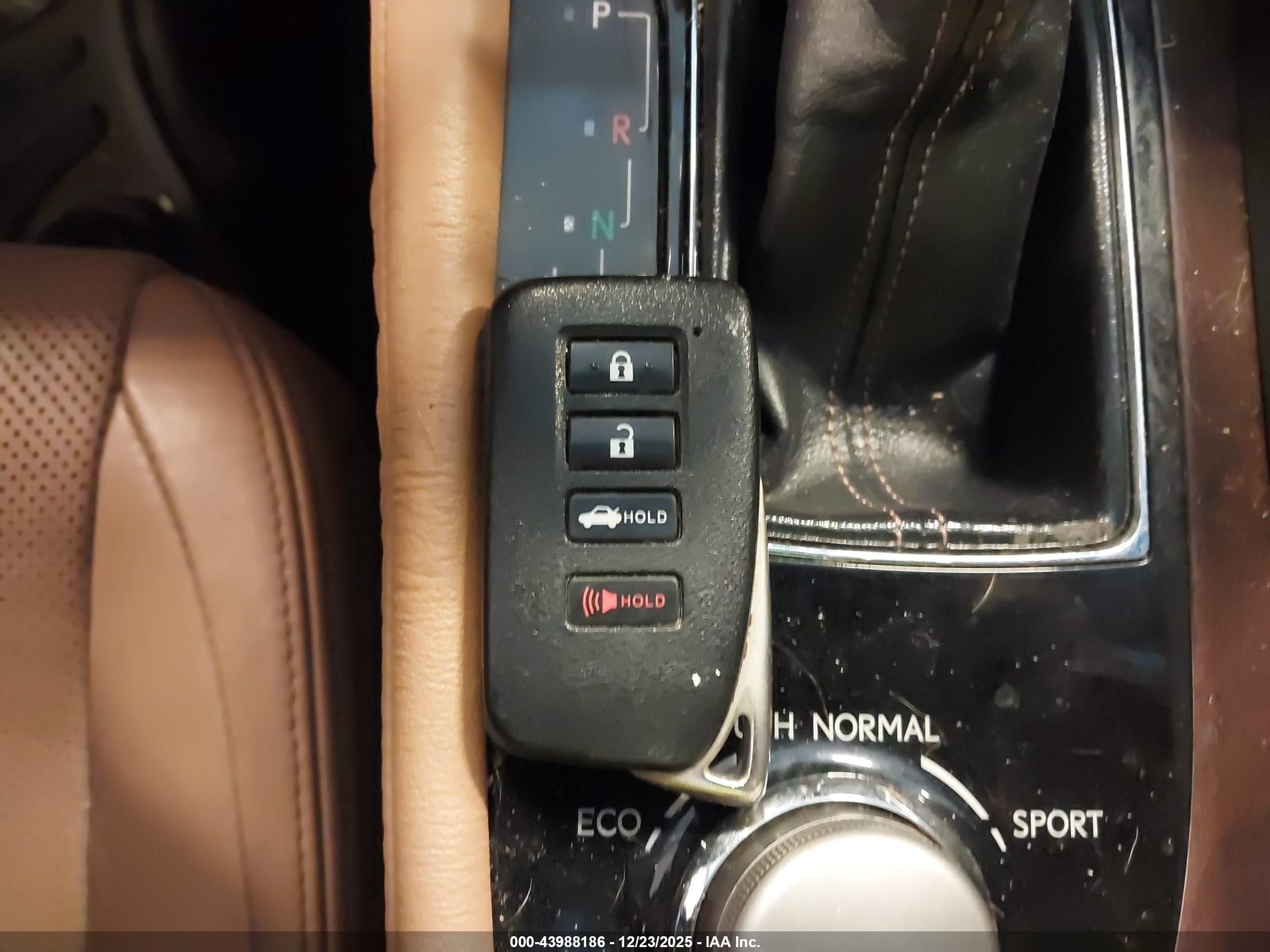 LEXUS GS image 11