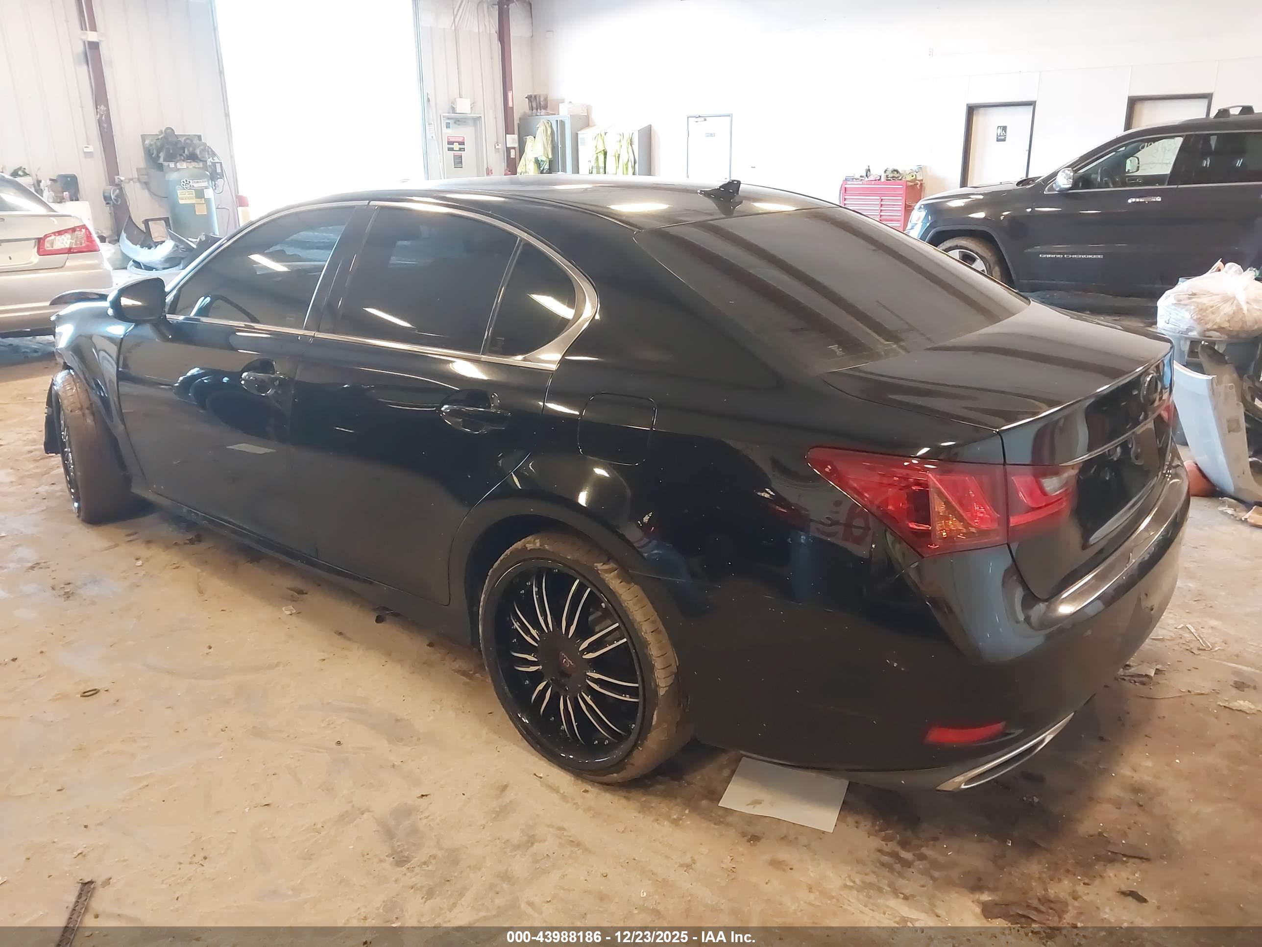 LEXUS GS image 3