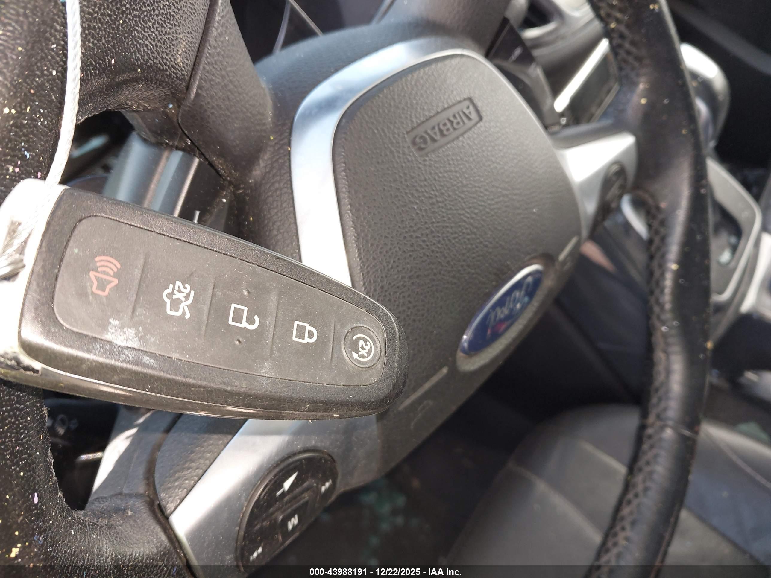 FORD ESCAPE image 11