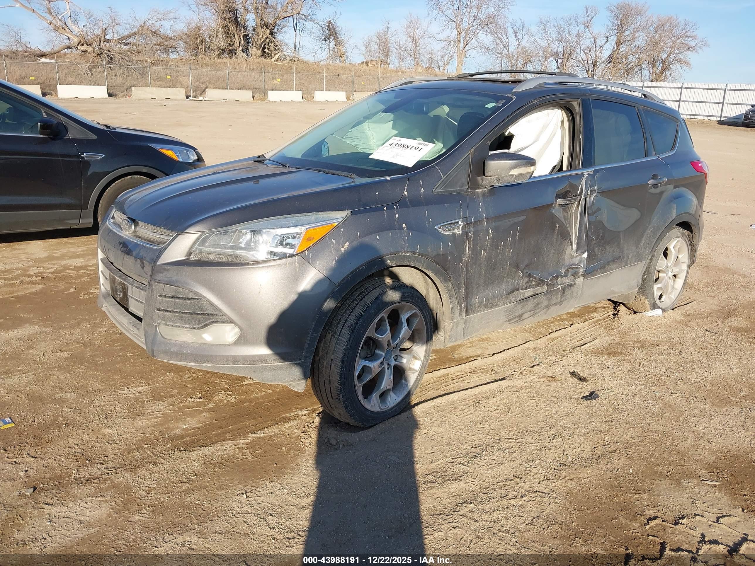 FORD ESCAPE image 2