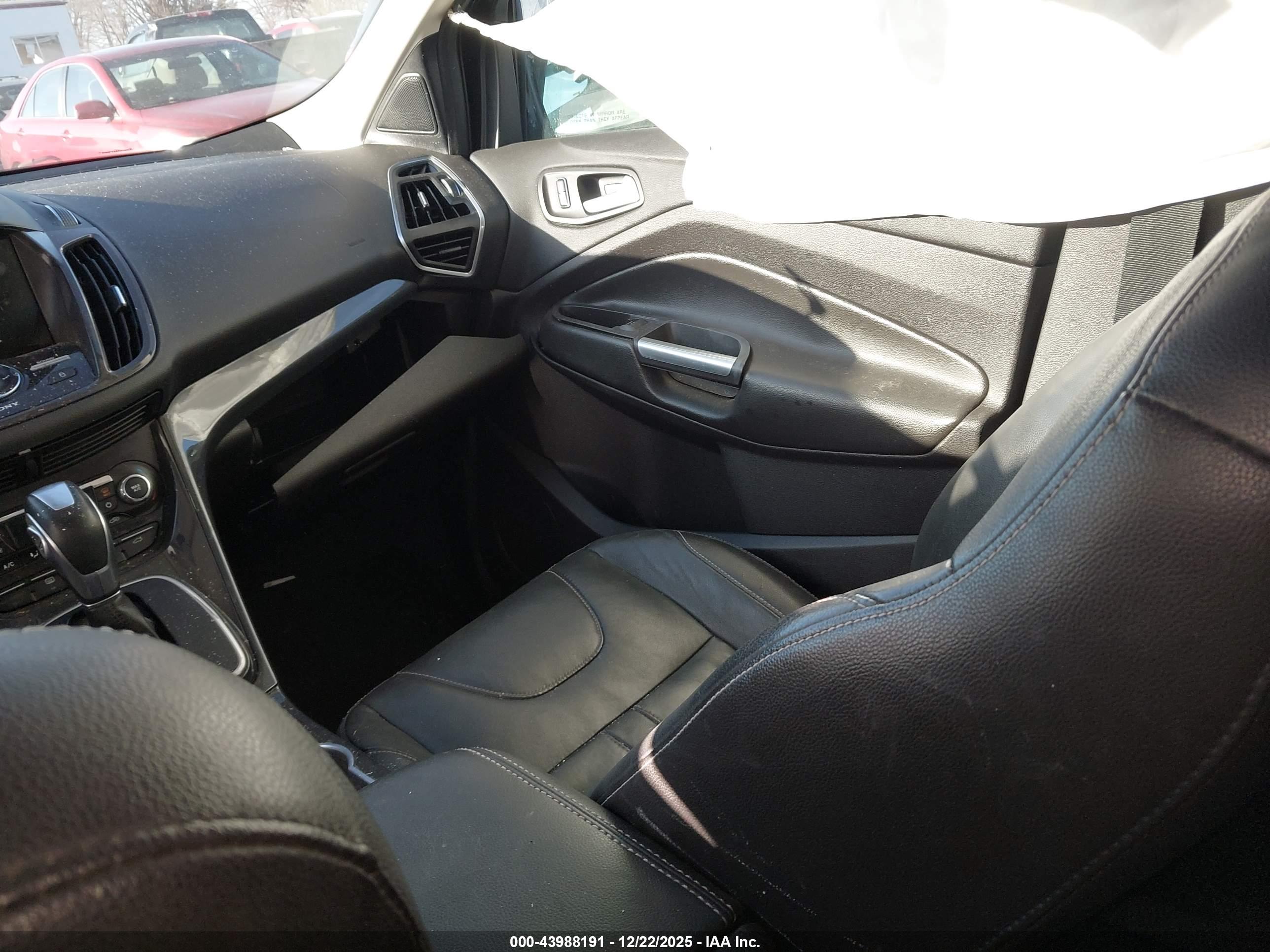 FORD ESCAPE image 5