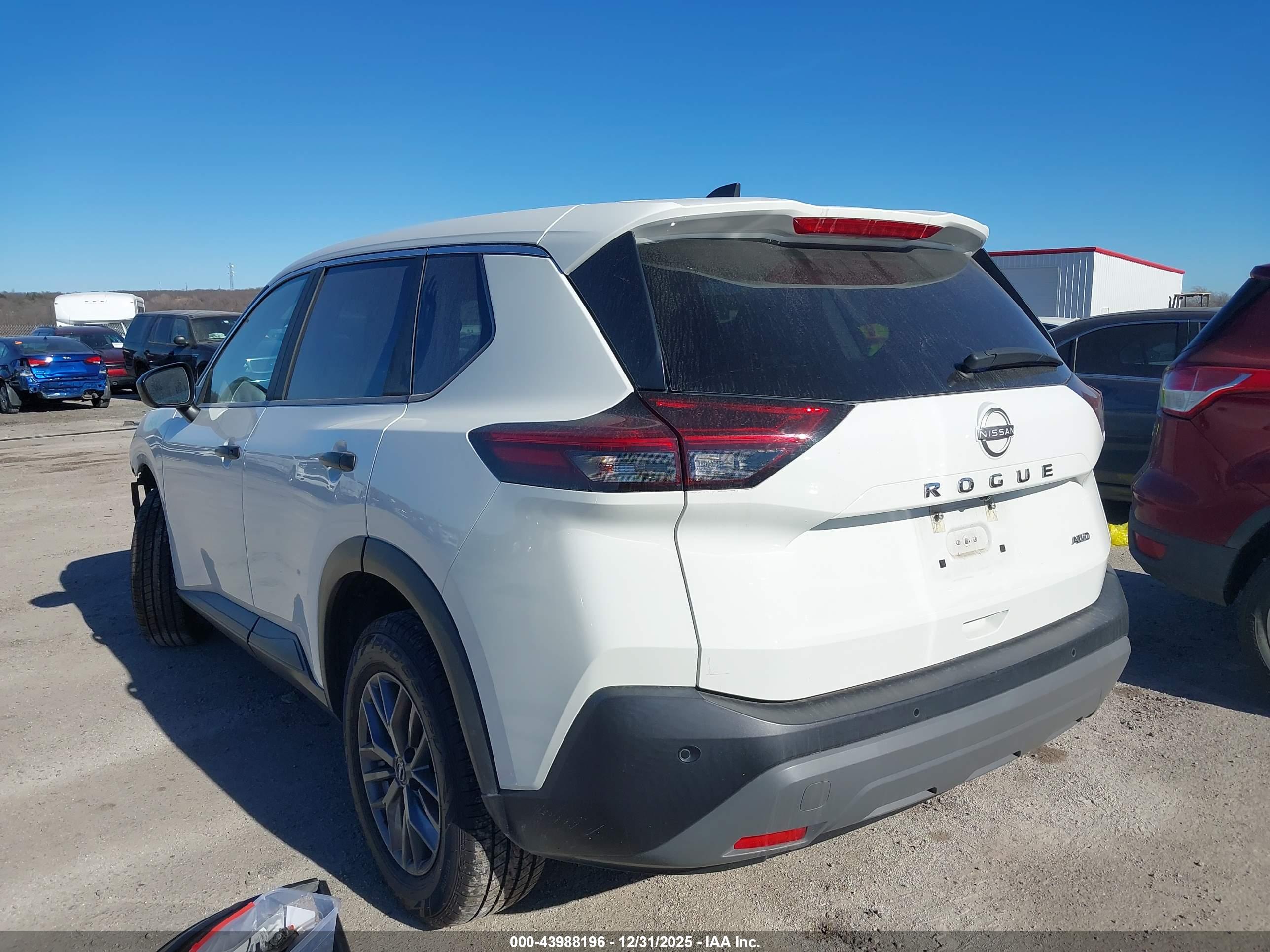 NISSAN ROGUE image 3