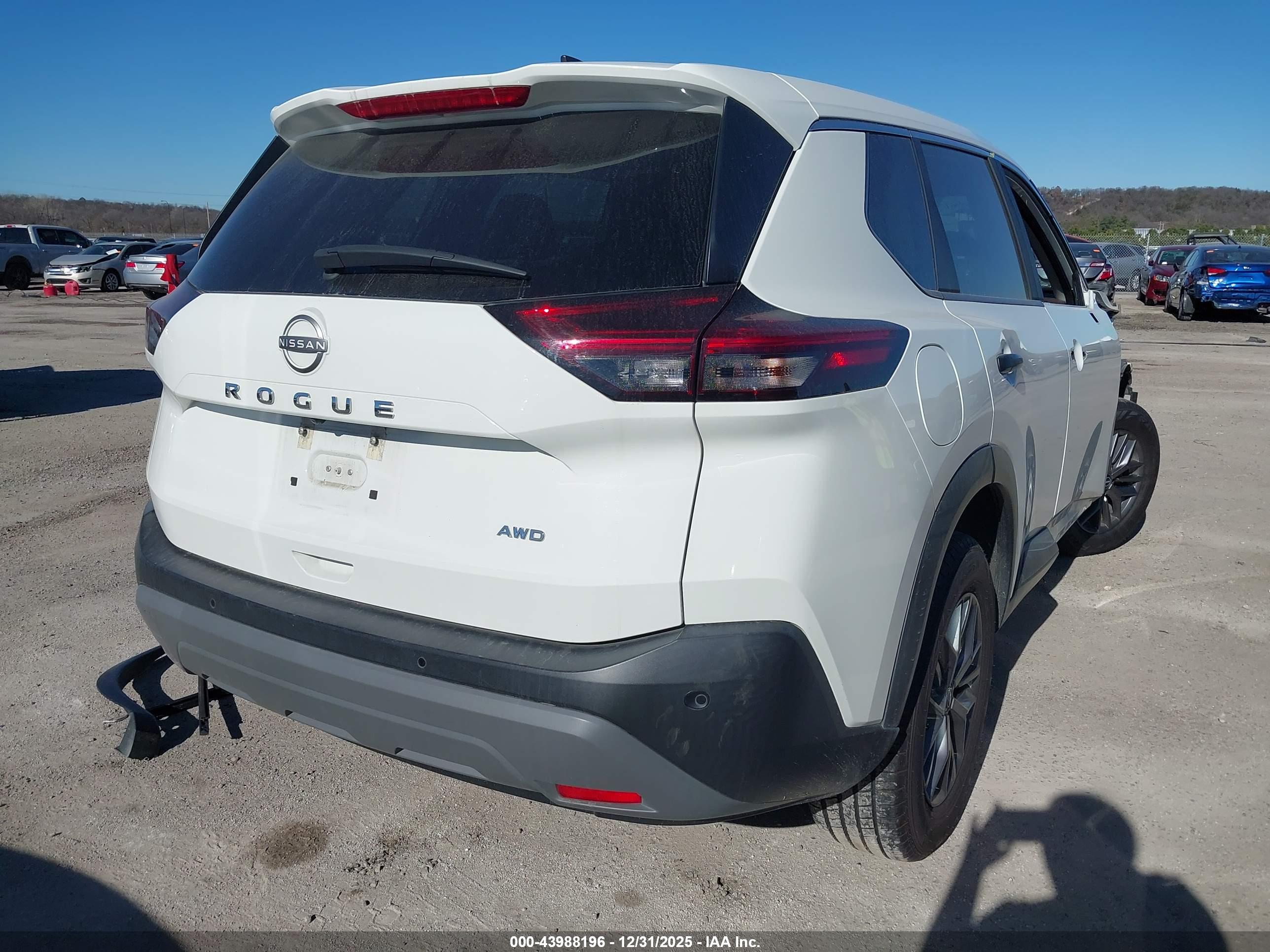 NISSAN ROGUE image 4