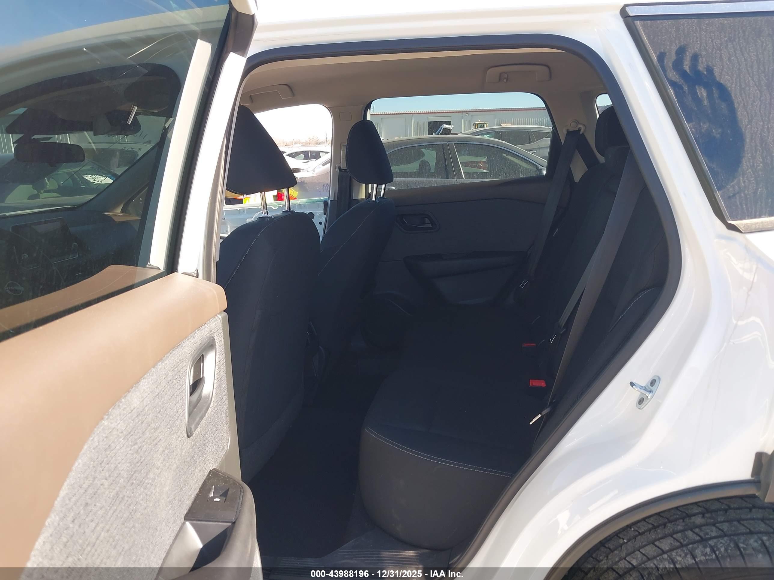 NISSAN ROGUE image 8