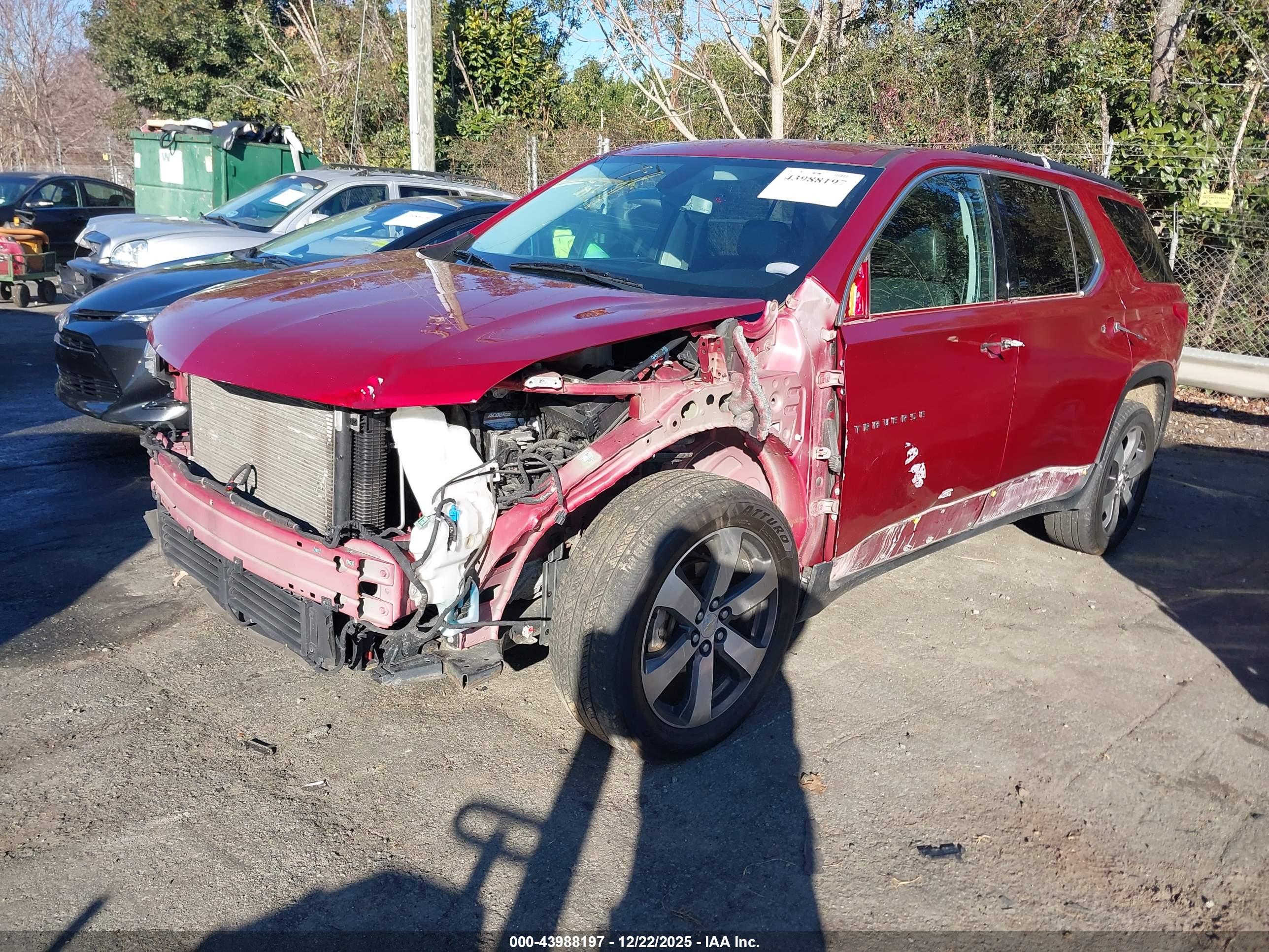 CHEVROLET TRAVERSE image 2