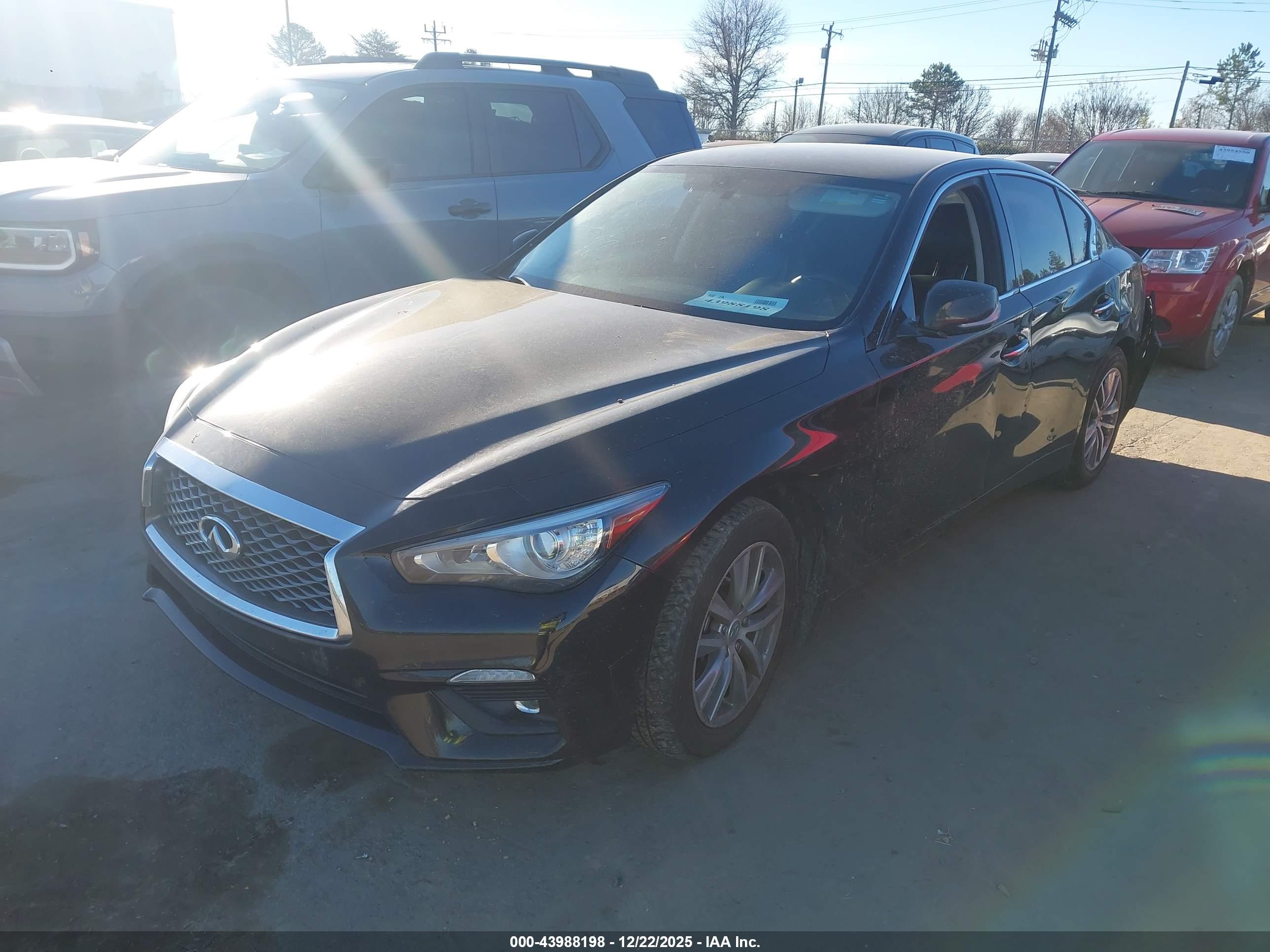 INFINITI Q50 image 2