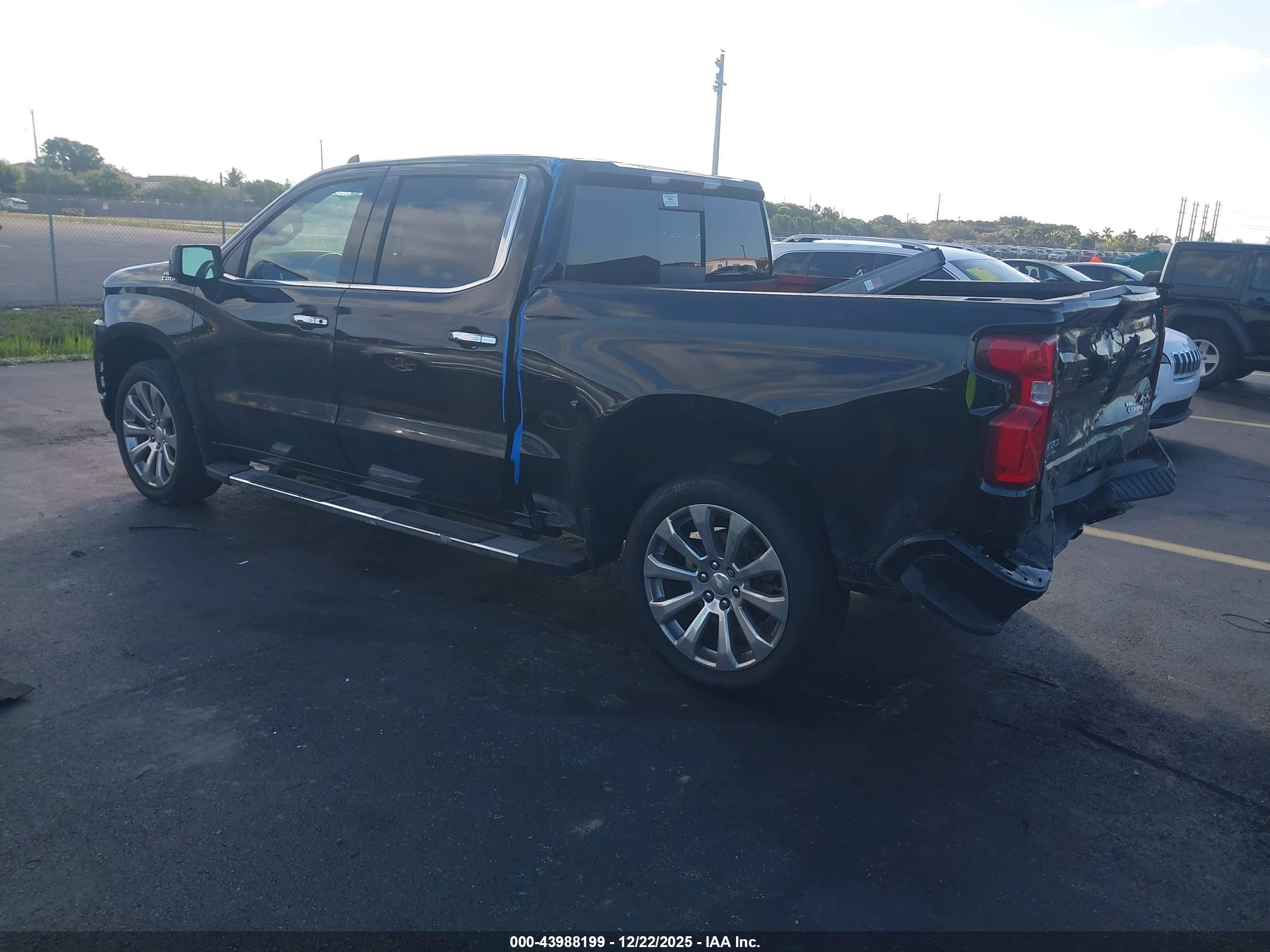 CHEVROLET SILVERADO image 3