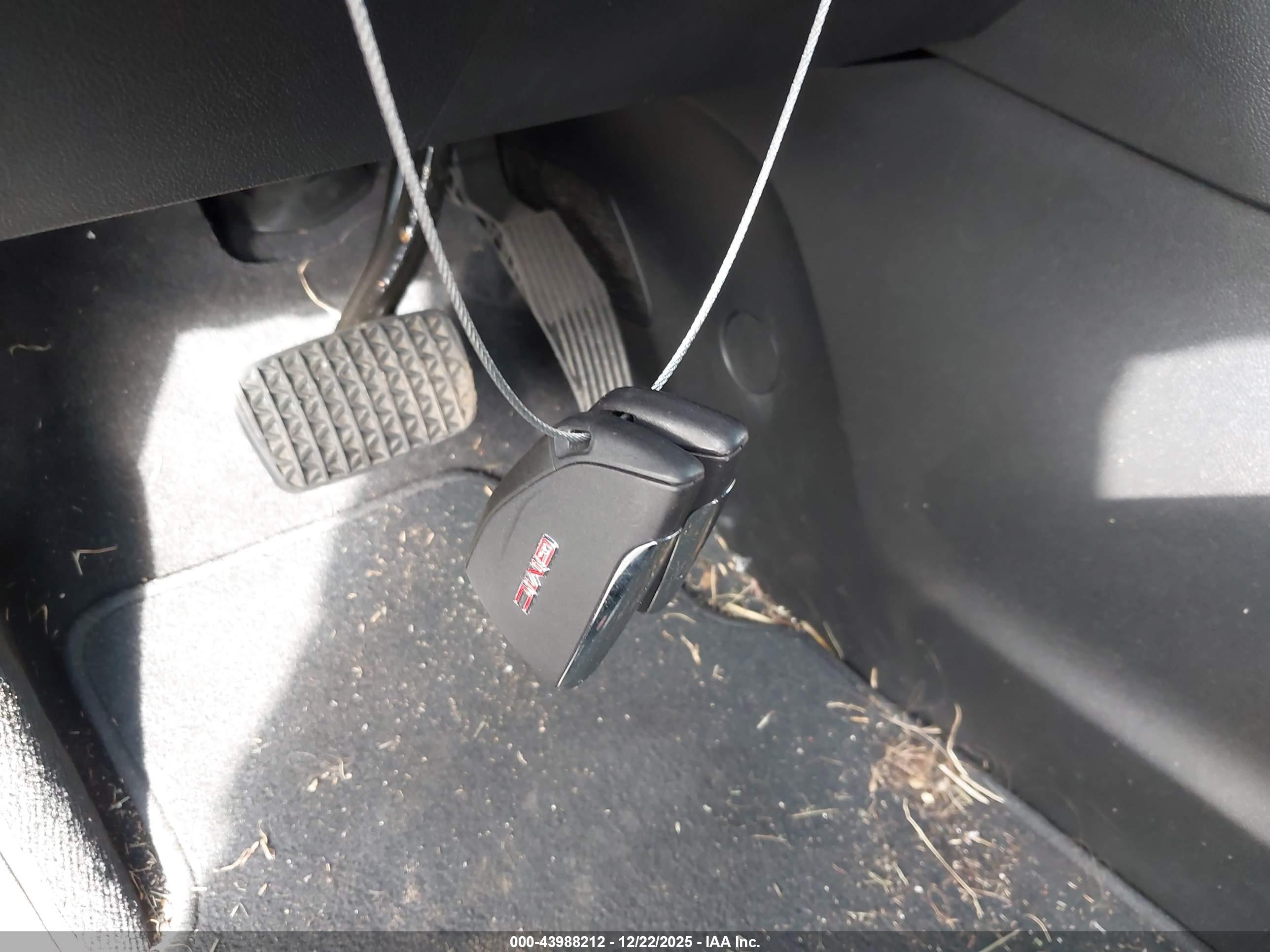 GMC TERRAIN image 11
