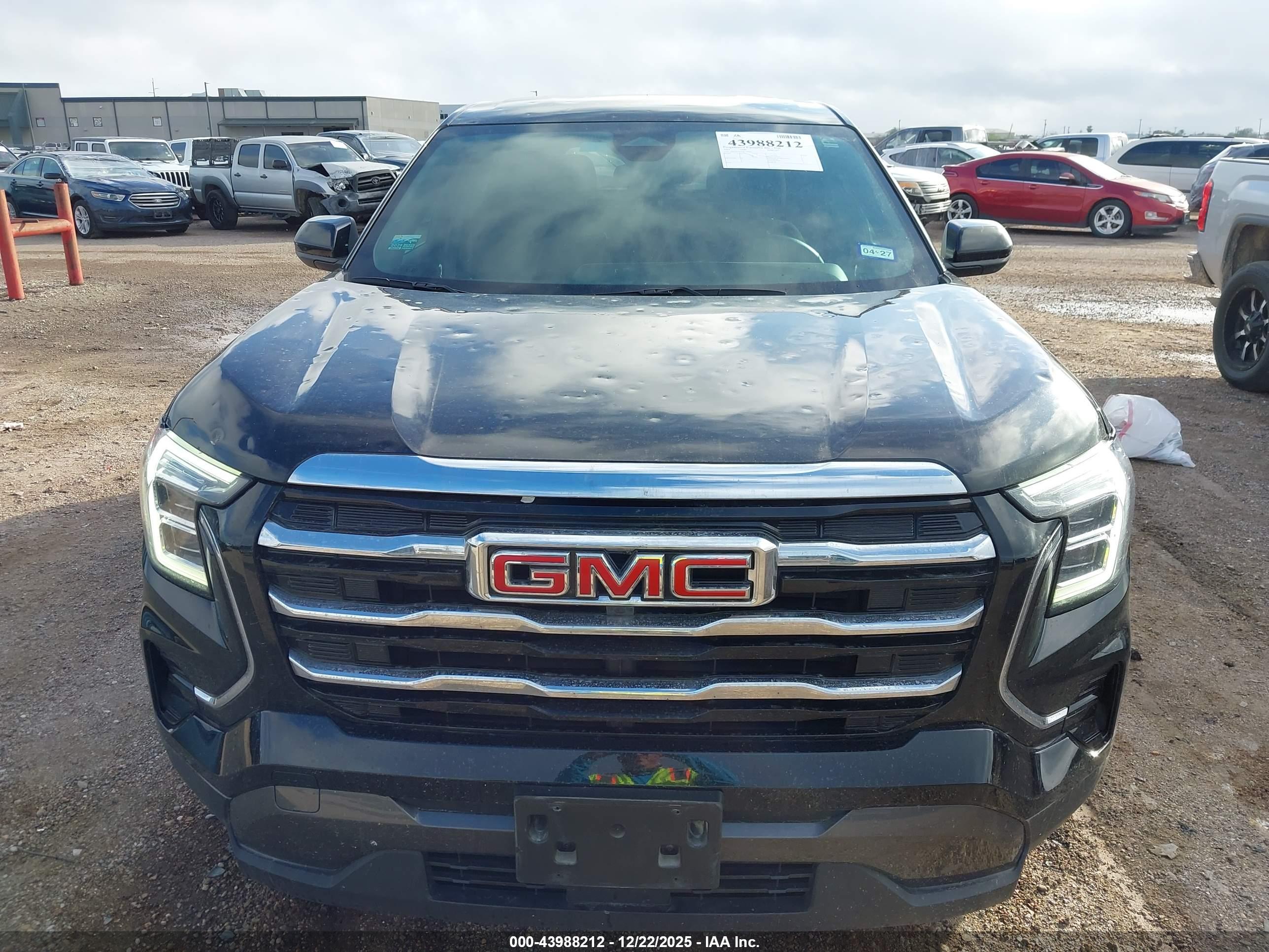 GMC TERRAIN image 6