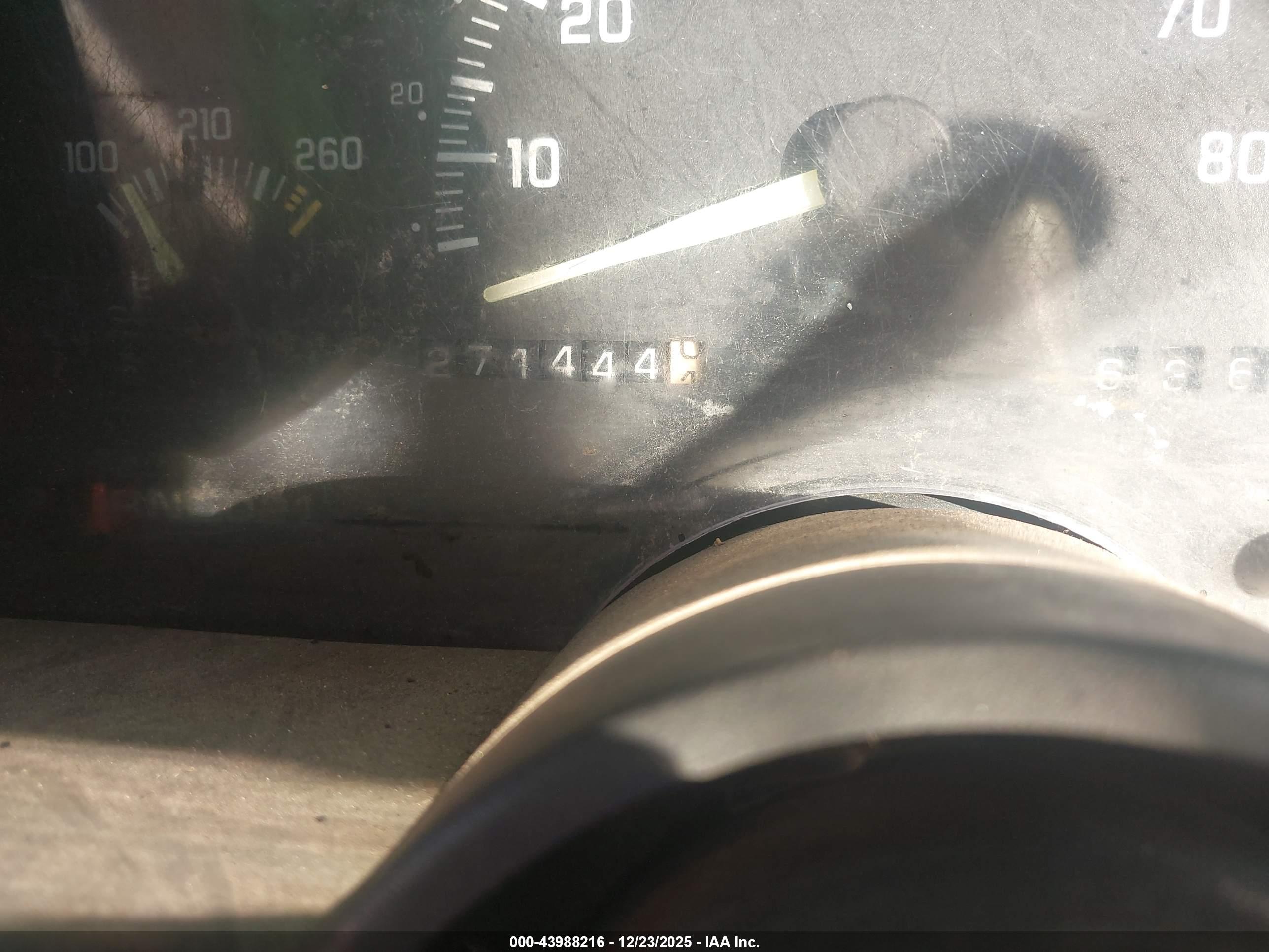 CHEVROLET GMT-400 image 7