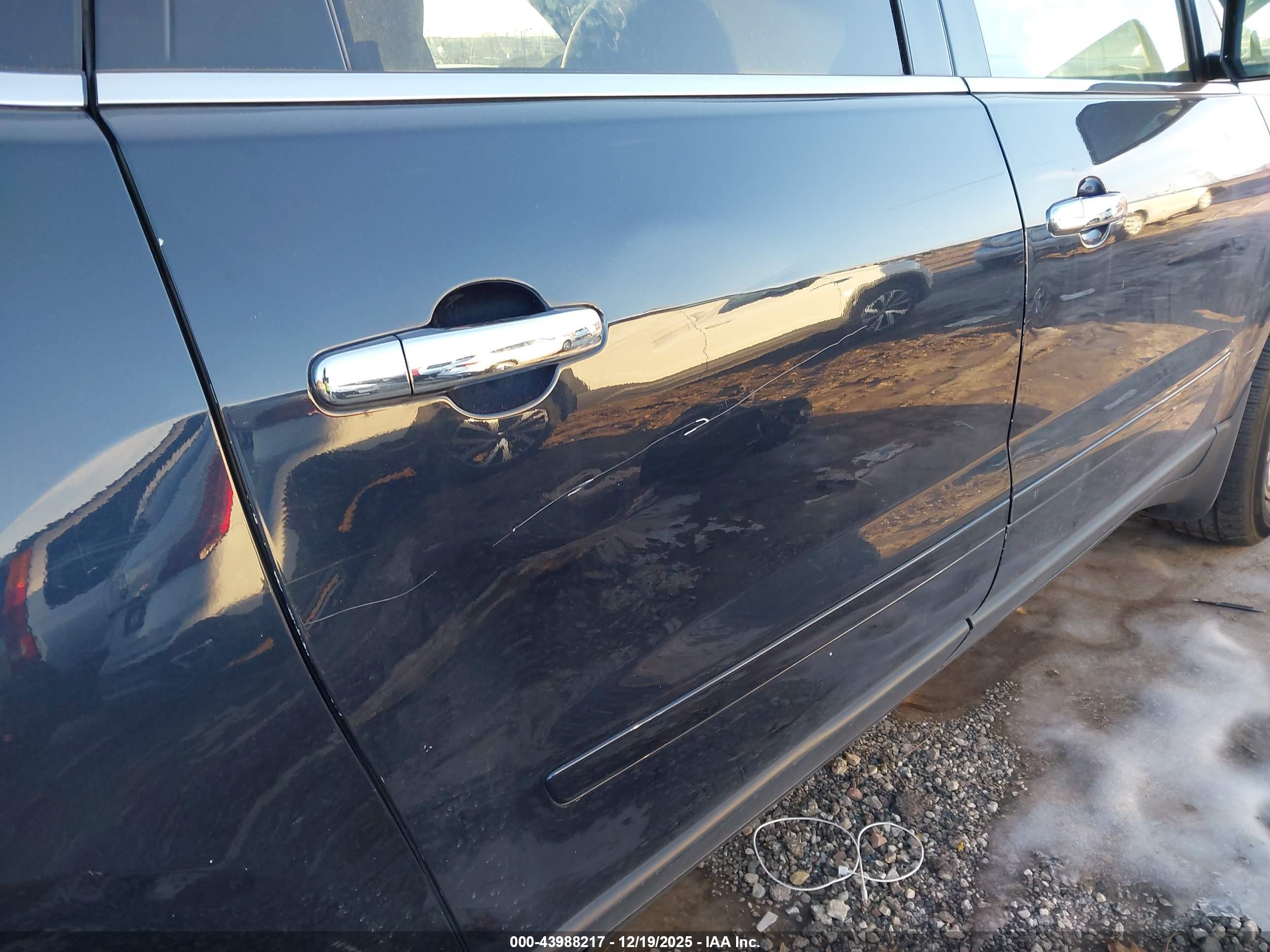 CHEVROLET TRAVERSE image 6