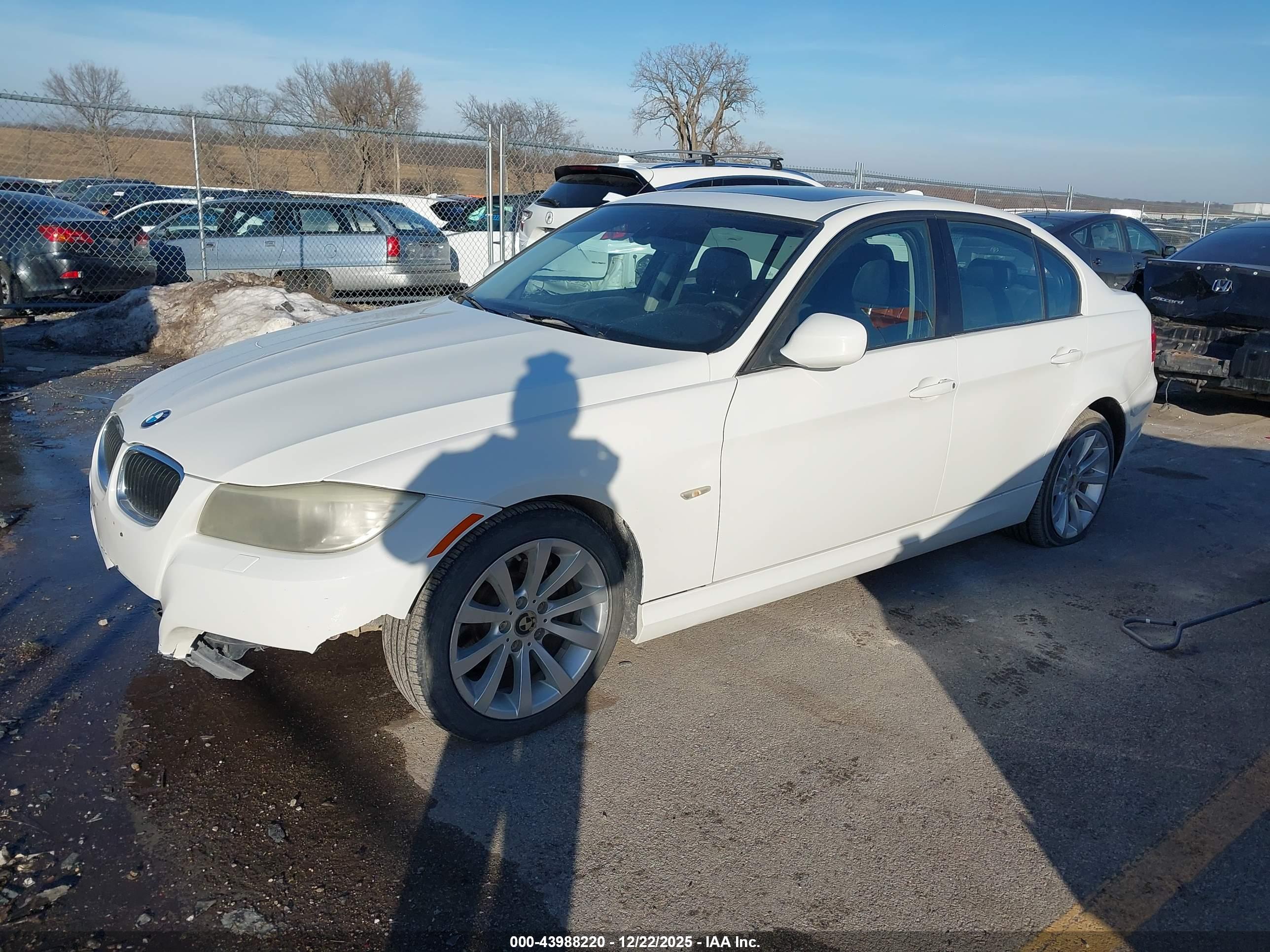 BMW 328I image 2