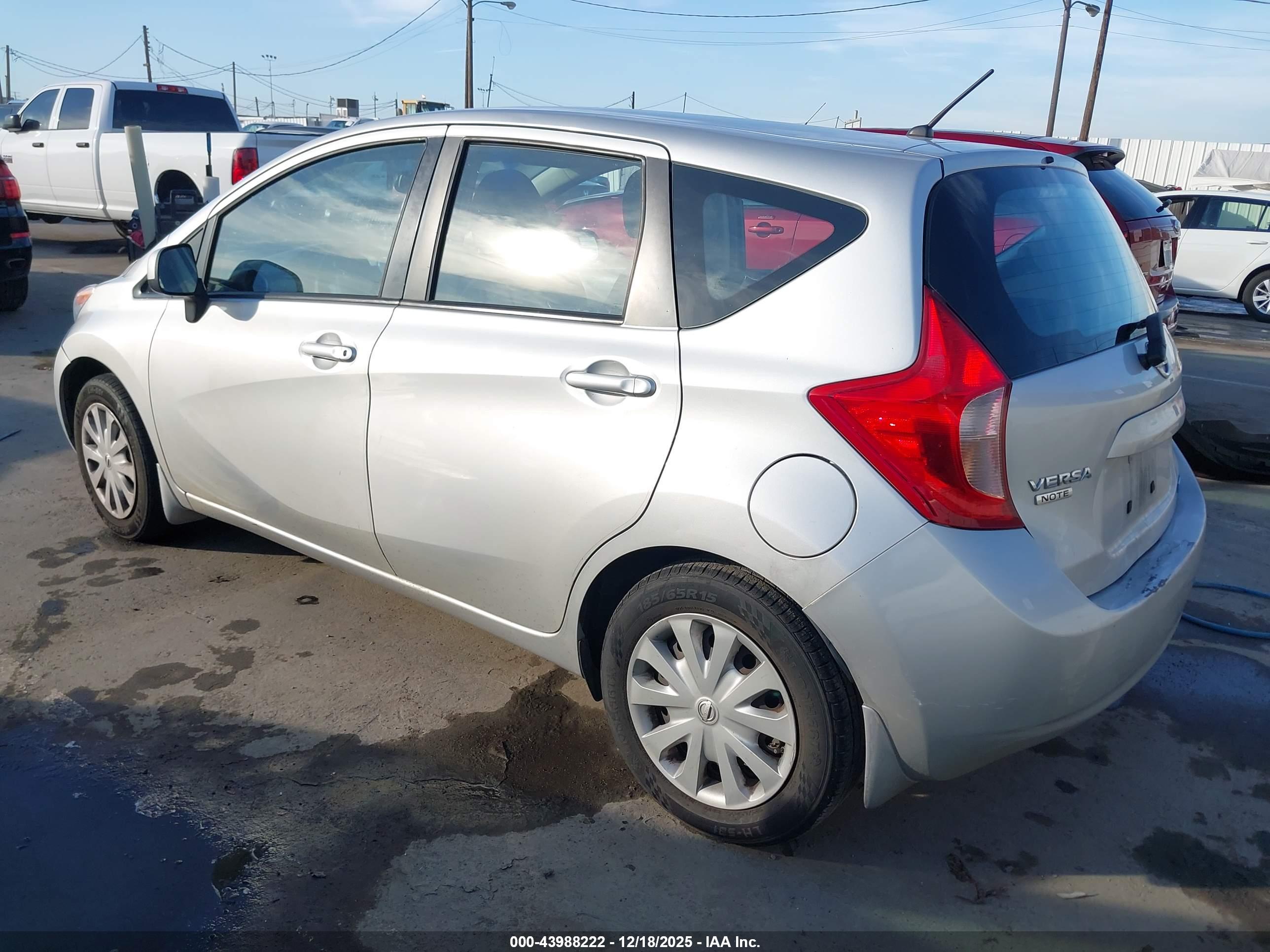 NISSAN VERSA image 3