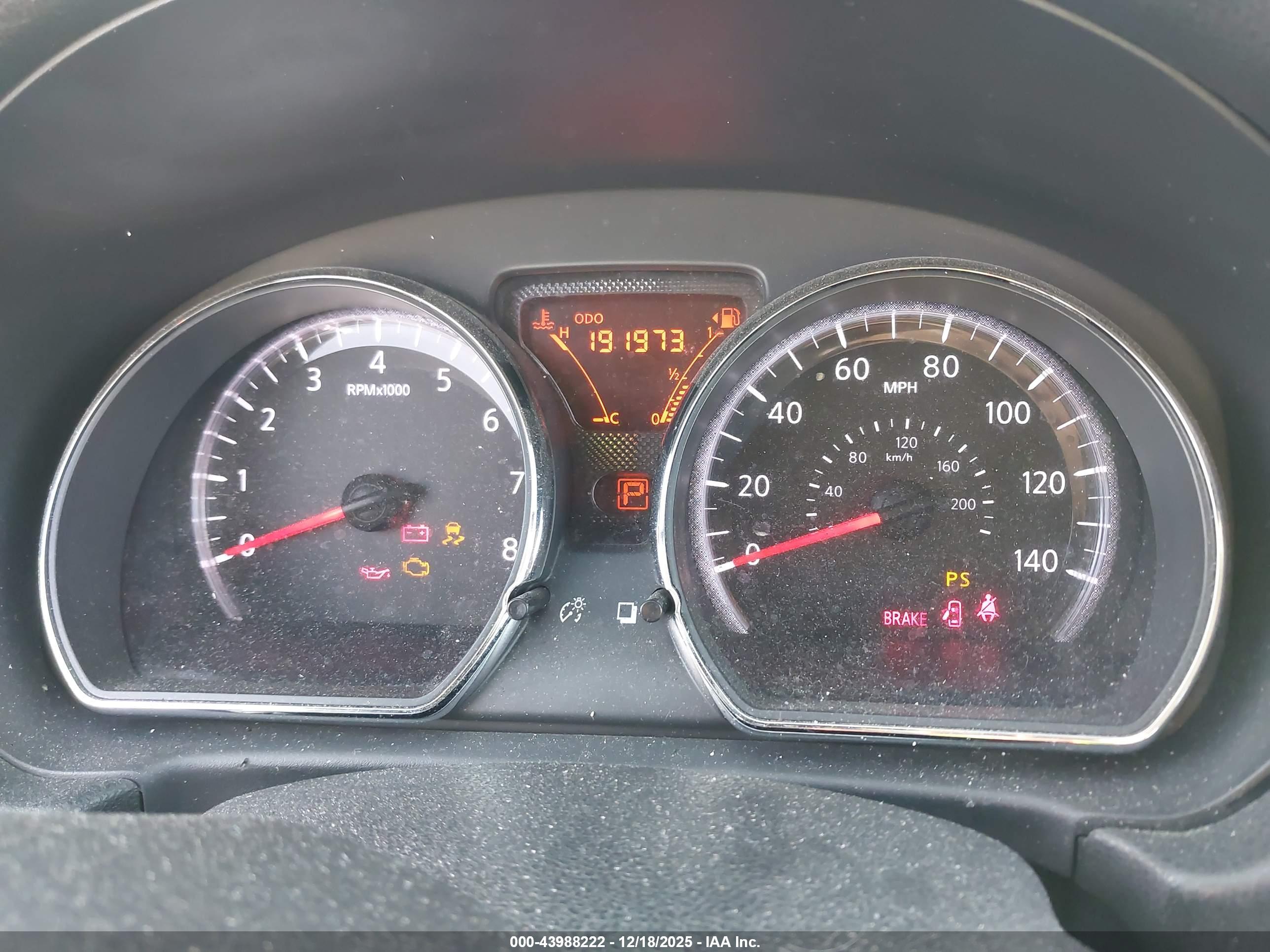 NISSAN VERSA image 7