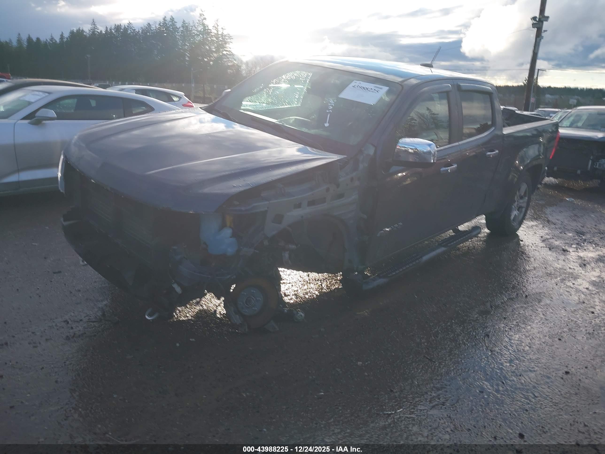 CHEVROLET COLORADO image 2
