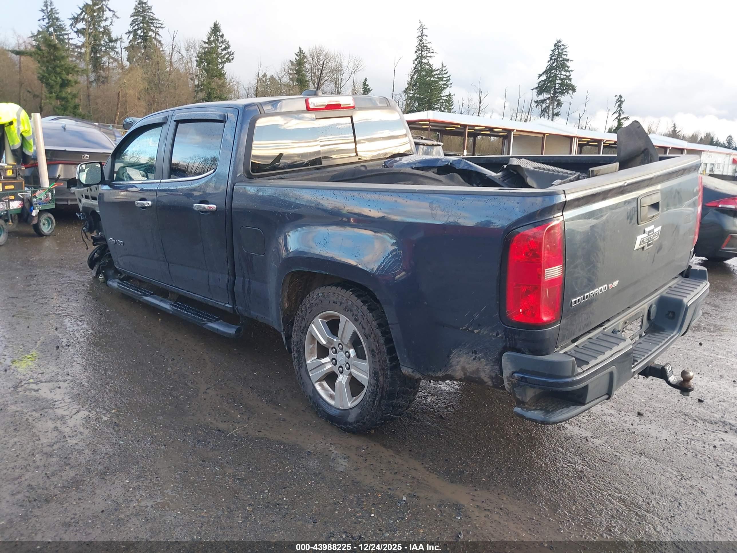 CHEVROLET COLORADO image 3