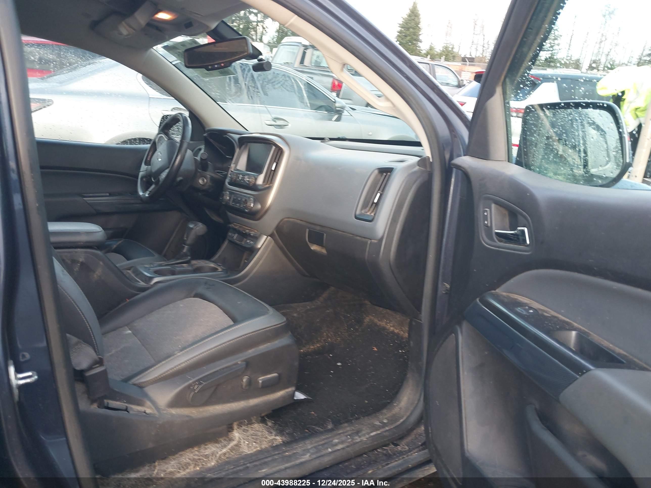 CHEVROLET COLORADO image 5