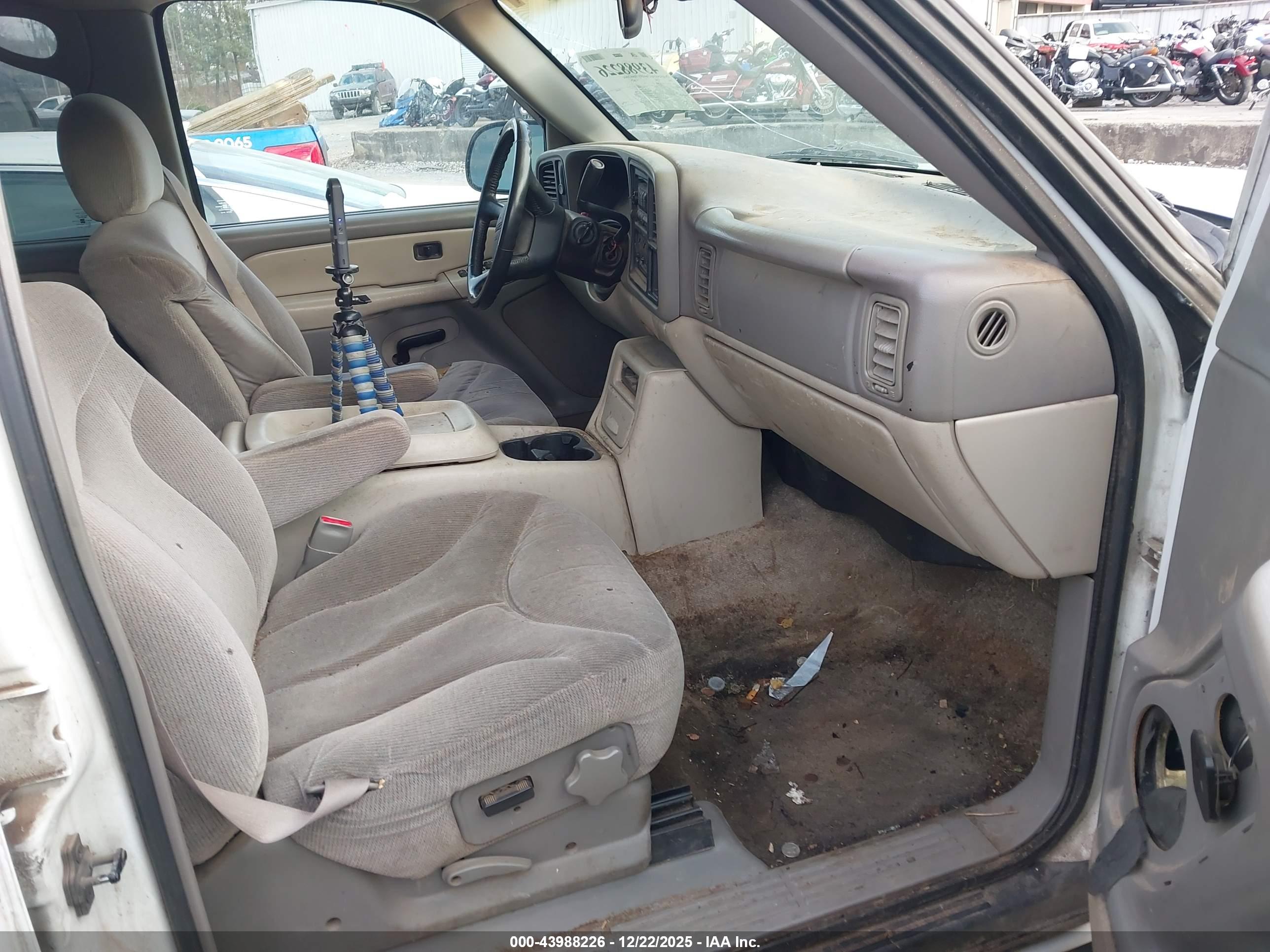 GMC YUKON image 5